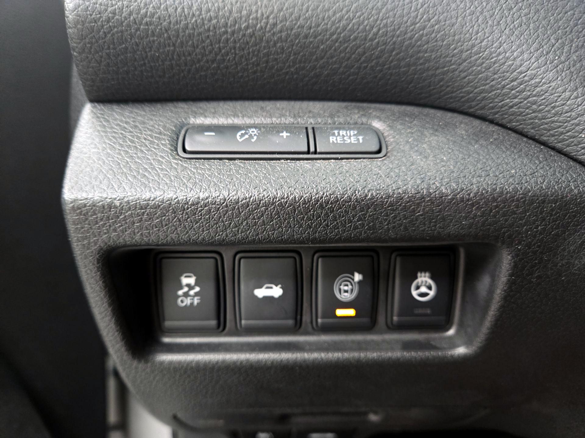 Thumbnail: 2015 Nissan Altima - 13