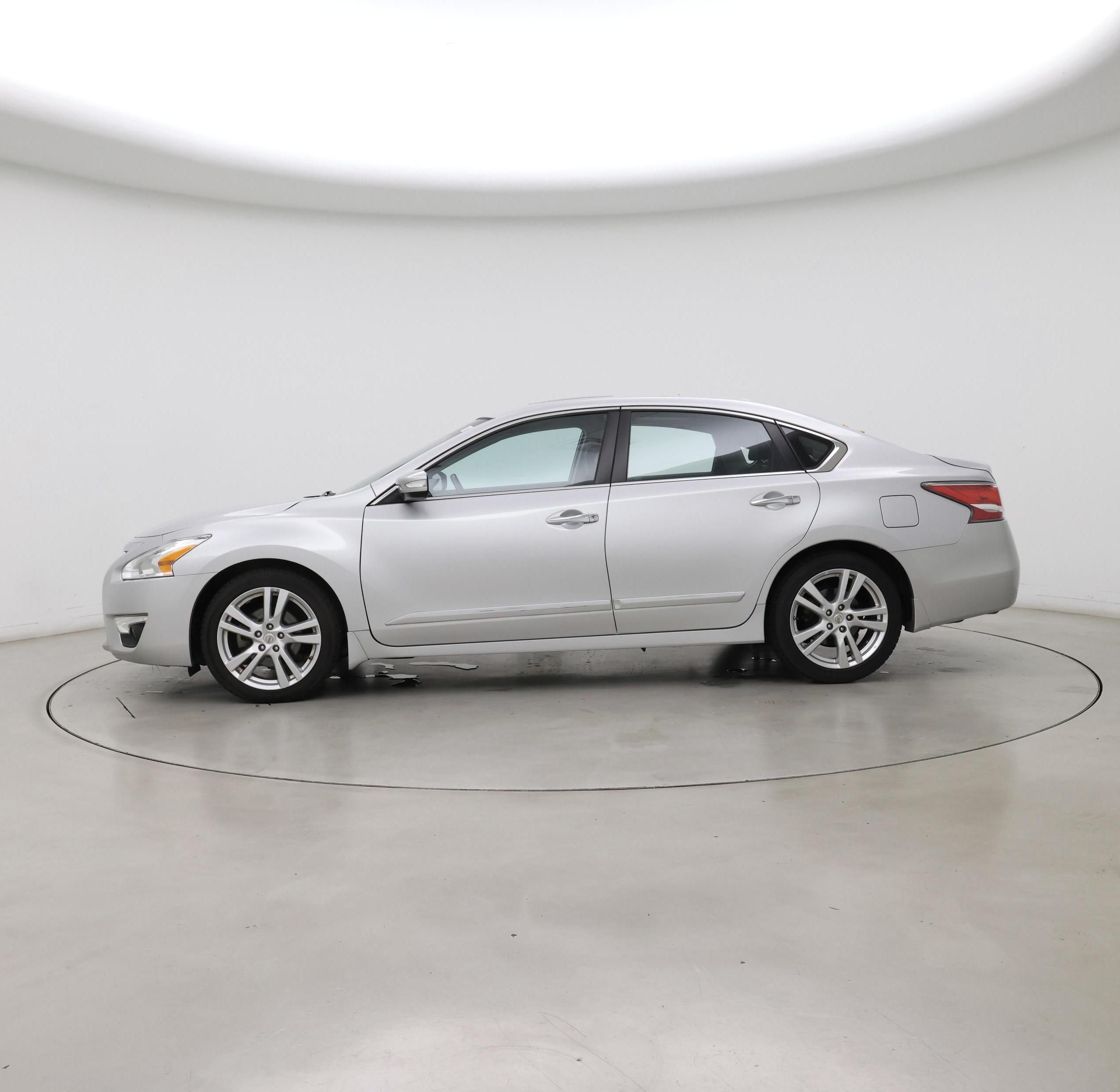 Thumbnail: 2015 Nissan Altima - 3