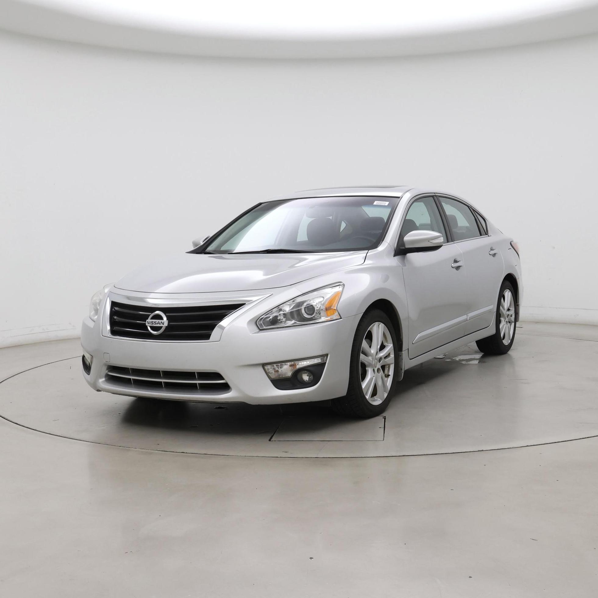 Thumbnail: 2015 Nissan Altima - 4