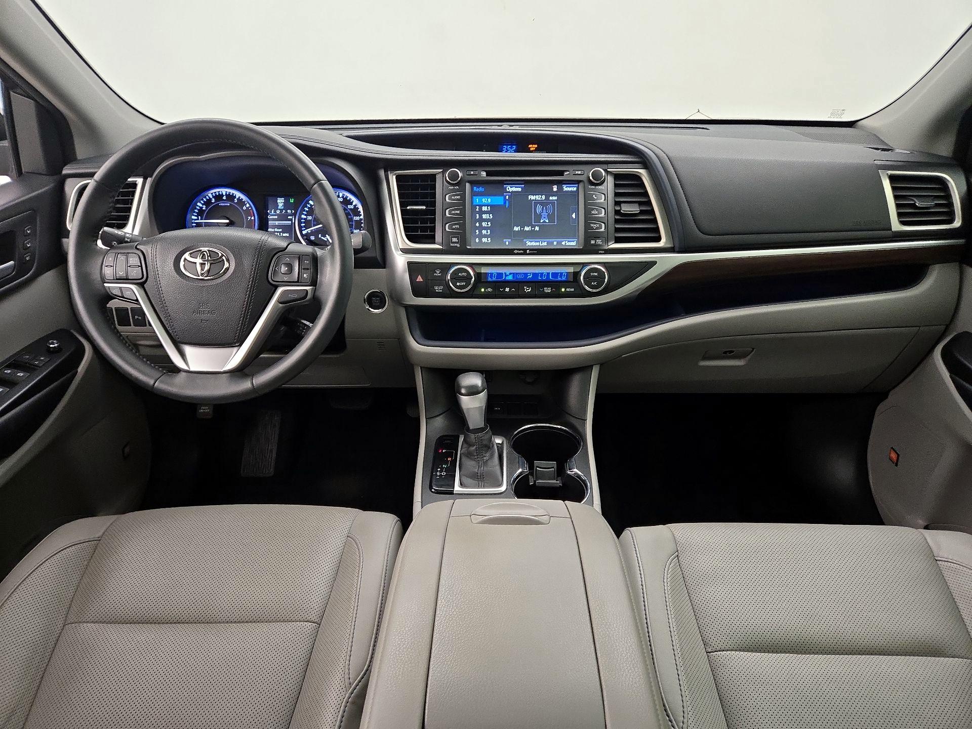 Thumbnail: 2015 Toyota Highlander - 9