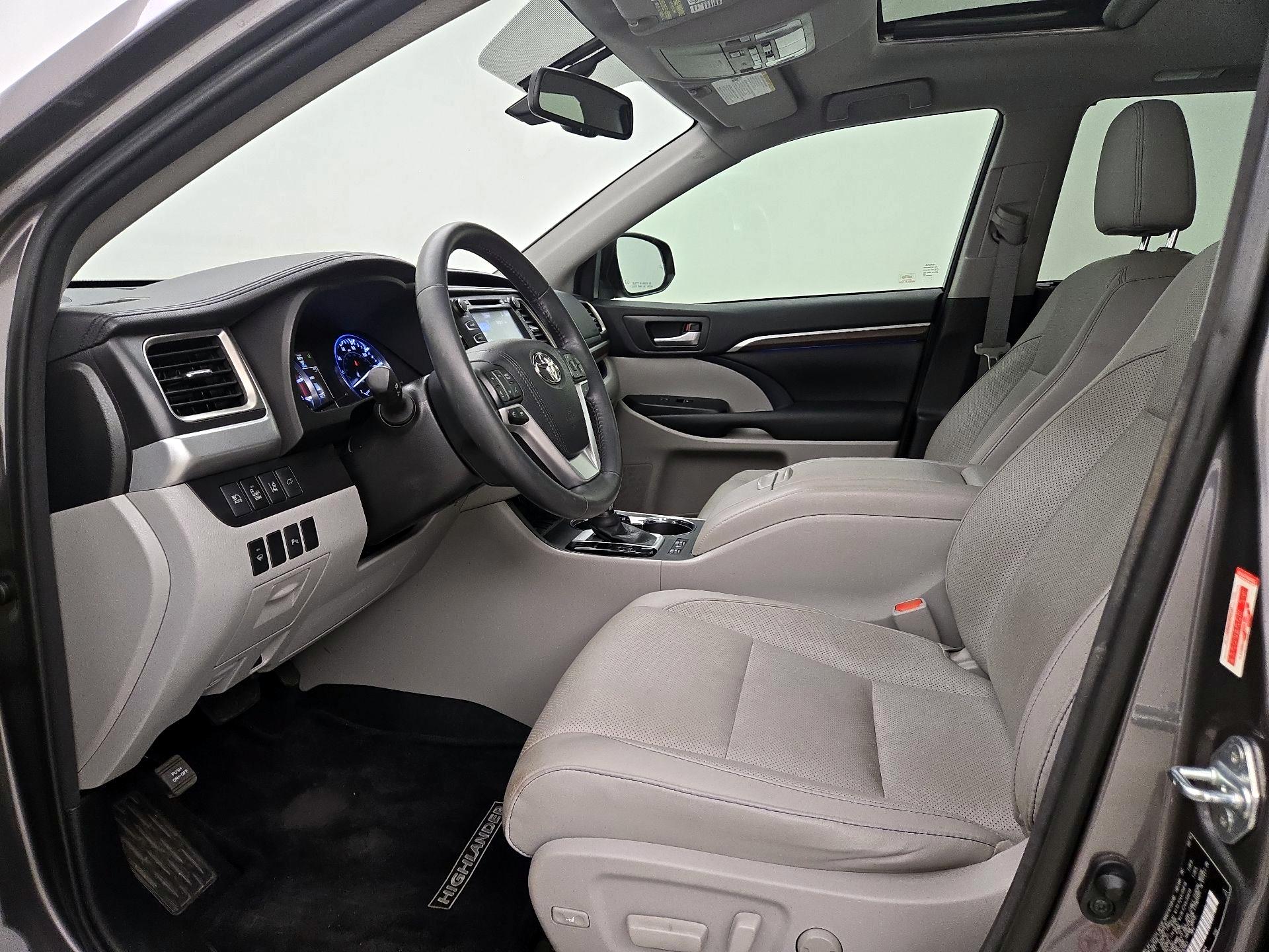 Thumbnail: 2015 Toyota Highlander - 11