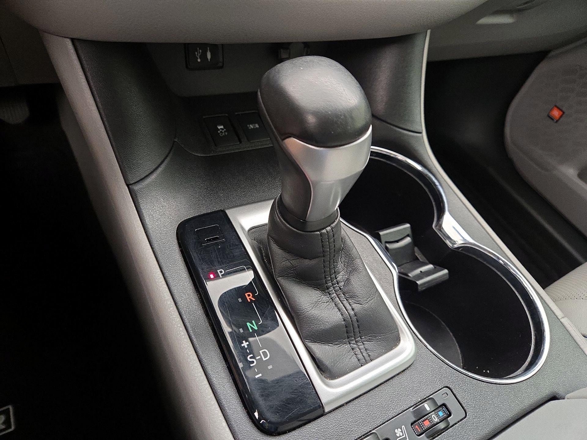 Thumbnail: 2015 Toyota Highlander - 17