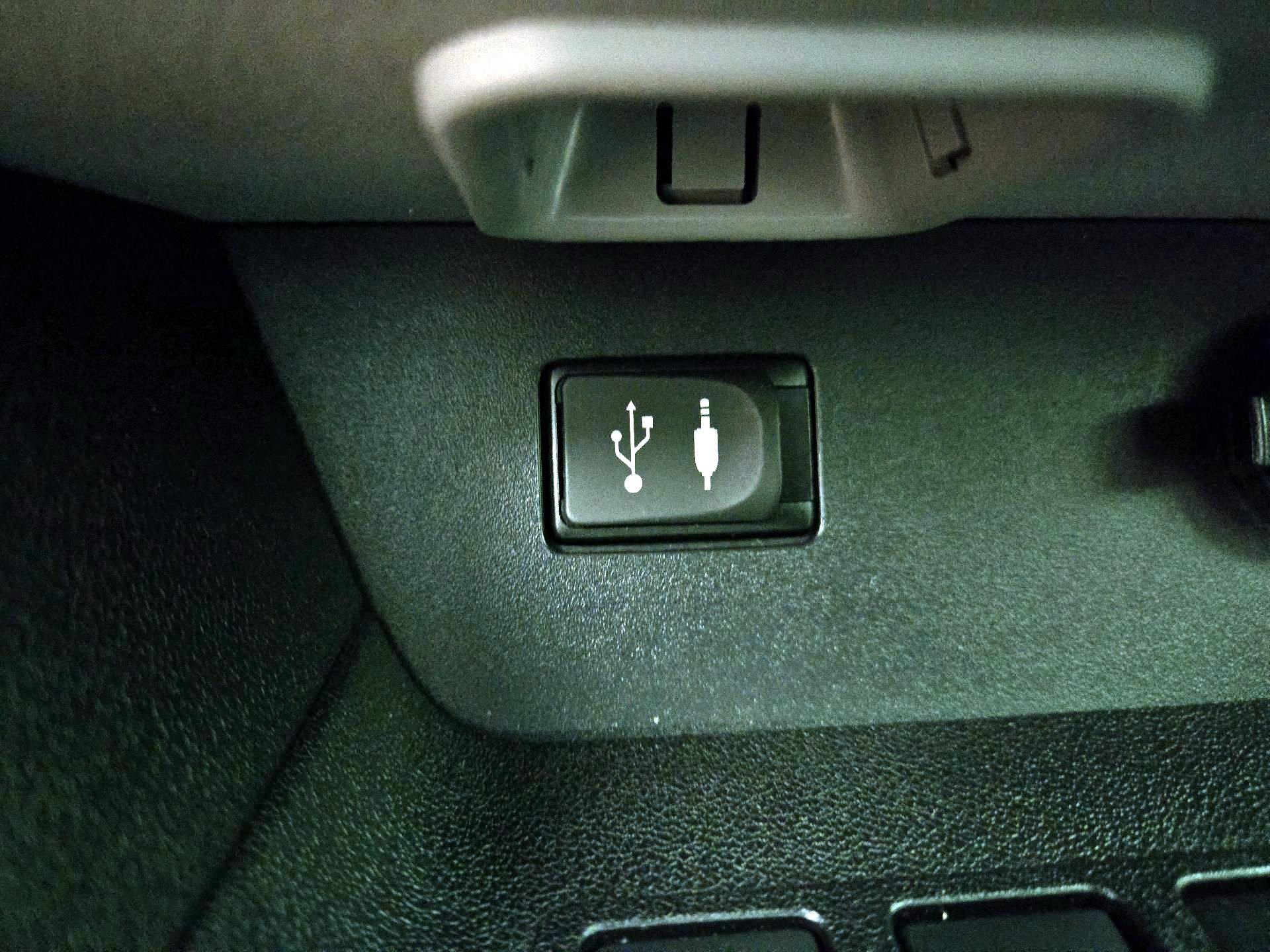 Thumbnail: 2015 Toyota Highlander - 18