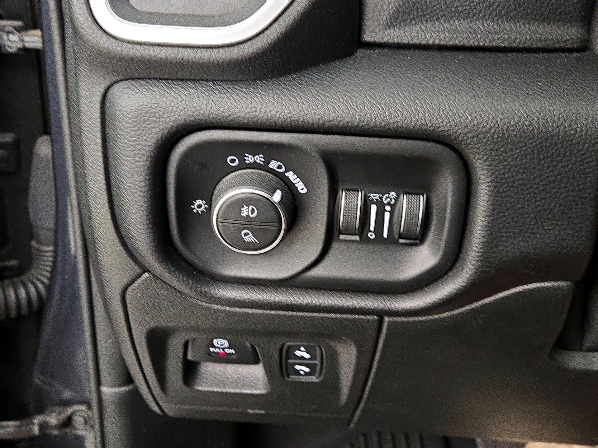 Thumbnail: 2019 RAM 1500 - 13
