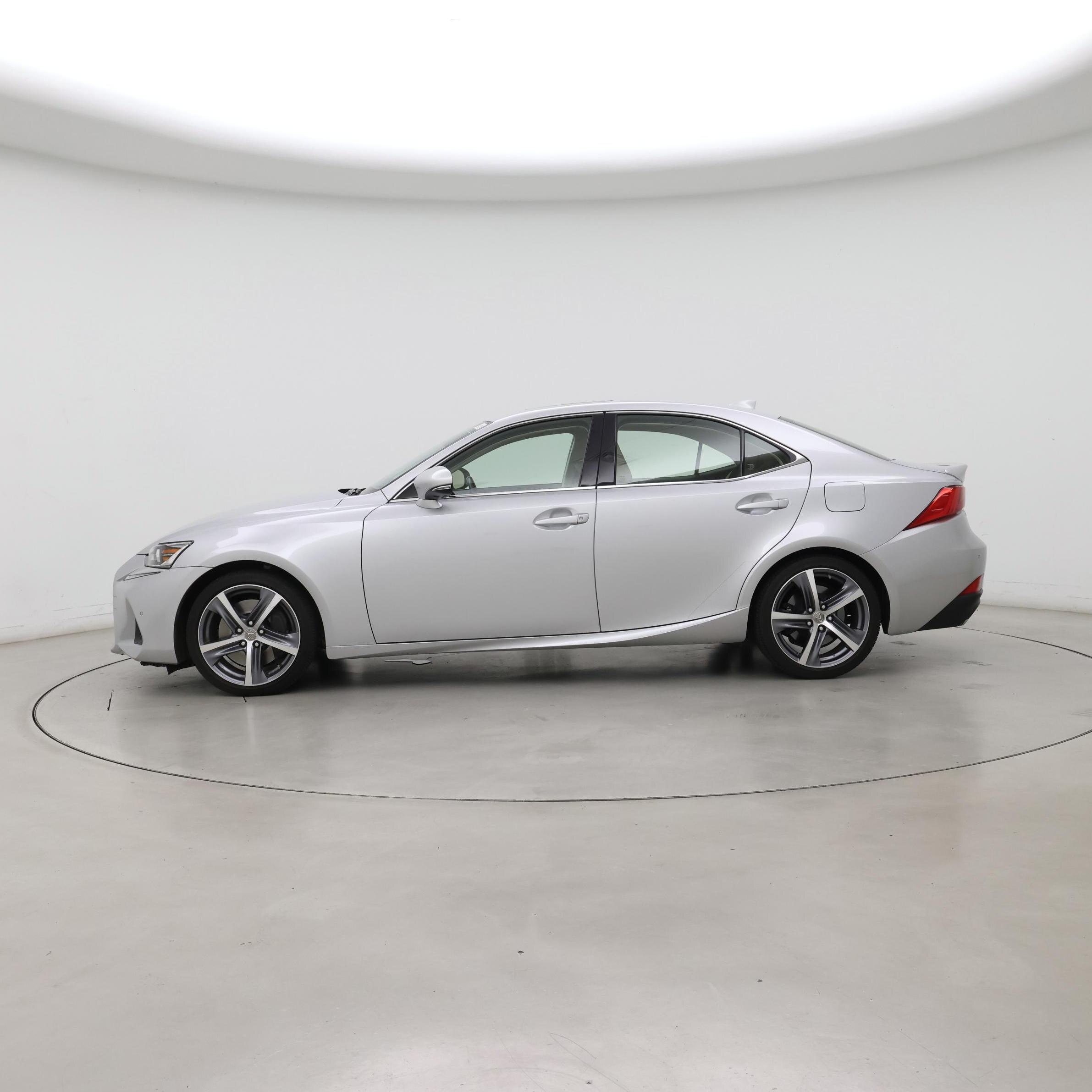 Thumbnail: 2017 Lexus IS - 3