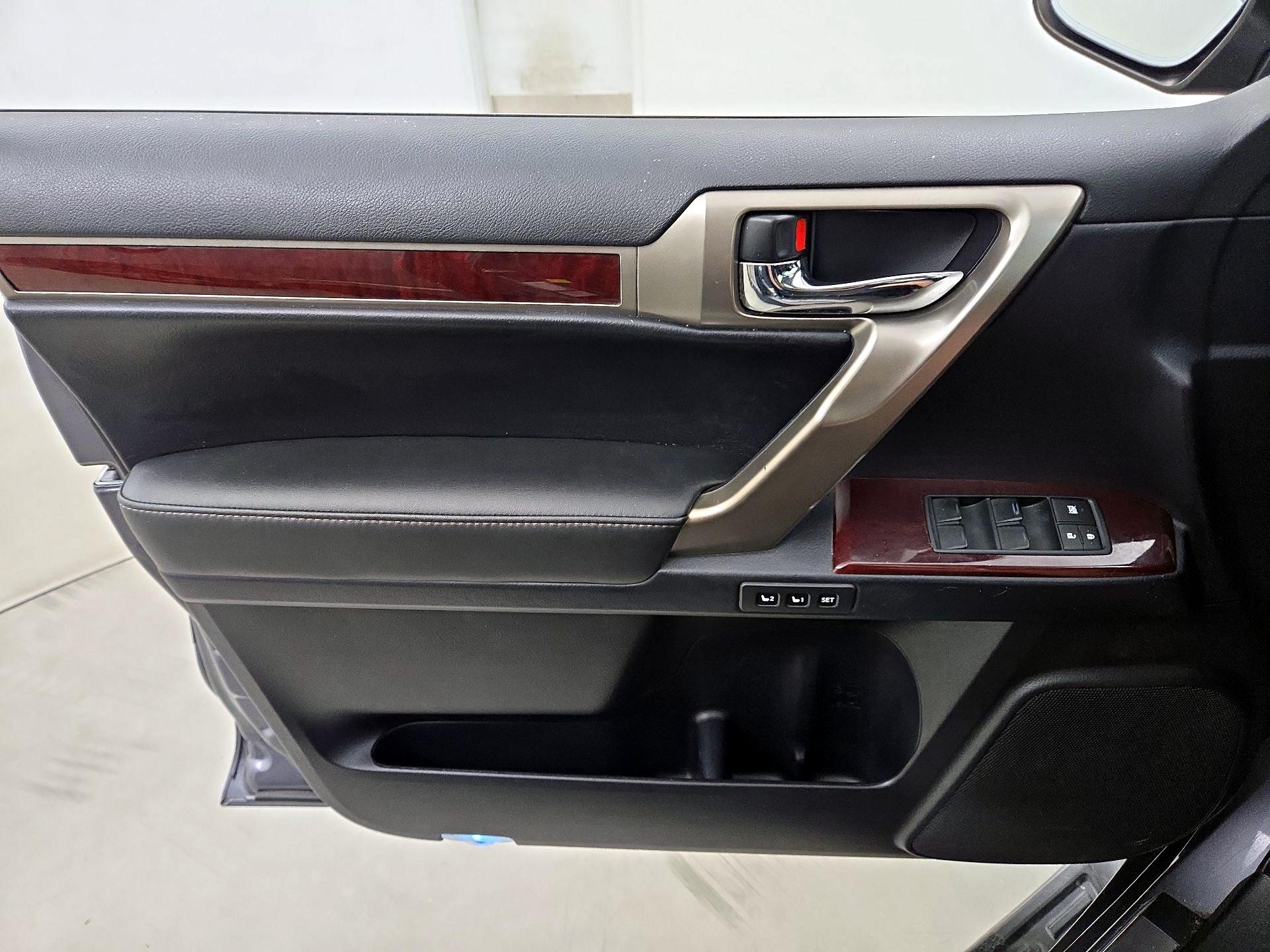 Thumbnail: 2016 Lexus GX - 12