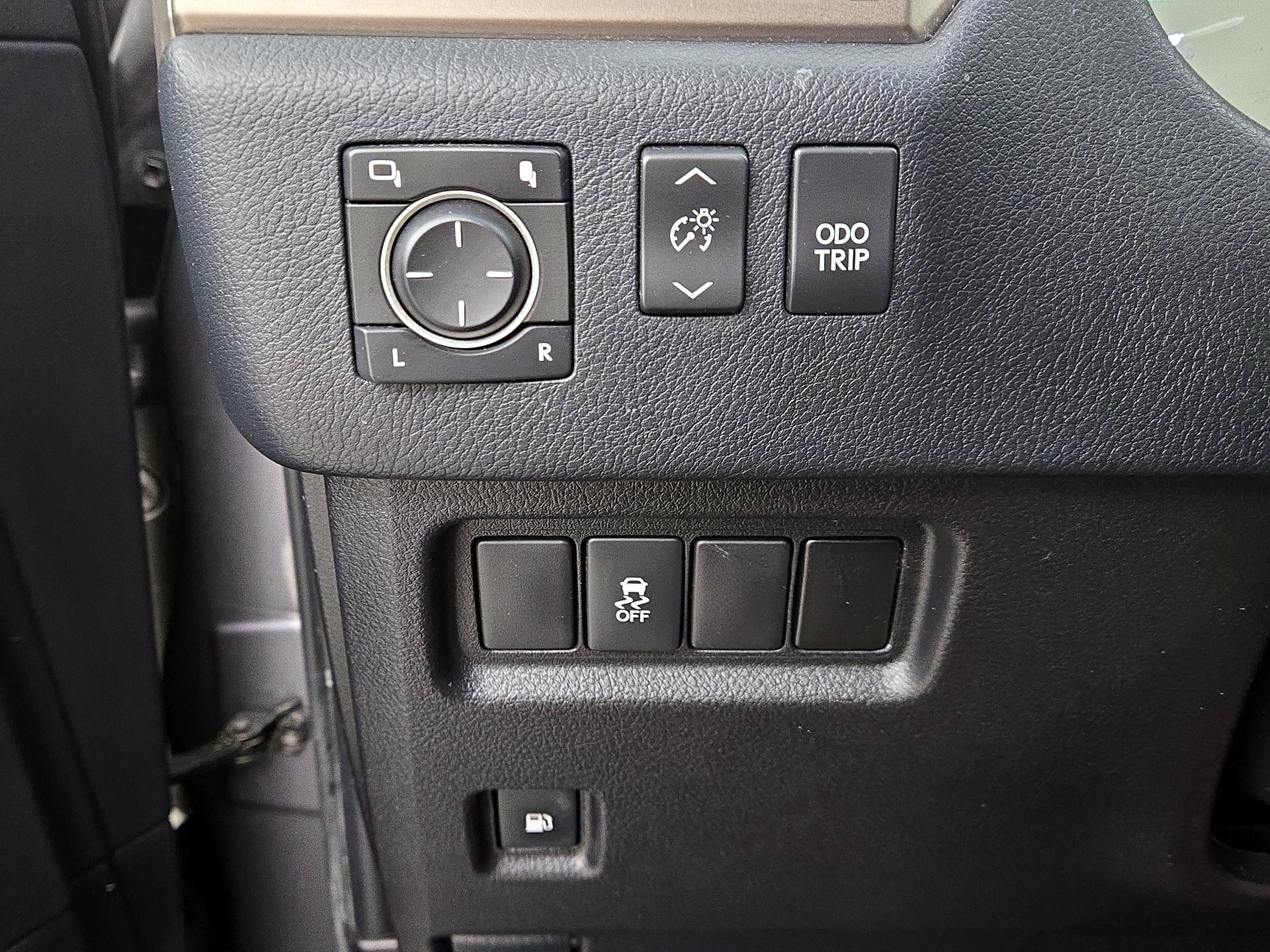 Thumbnail: 2016 Lexus GX - 13