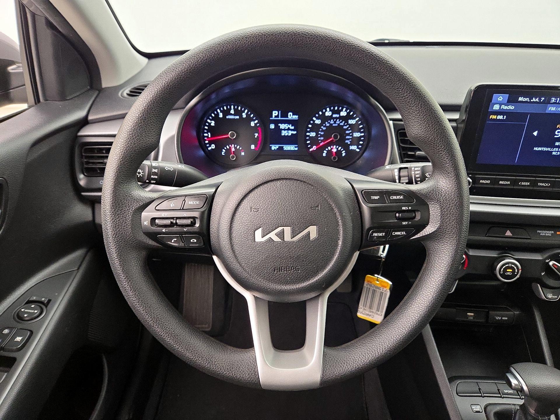 Thumbnail: 2022 Kia Rio - 10