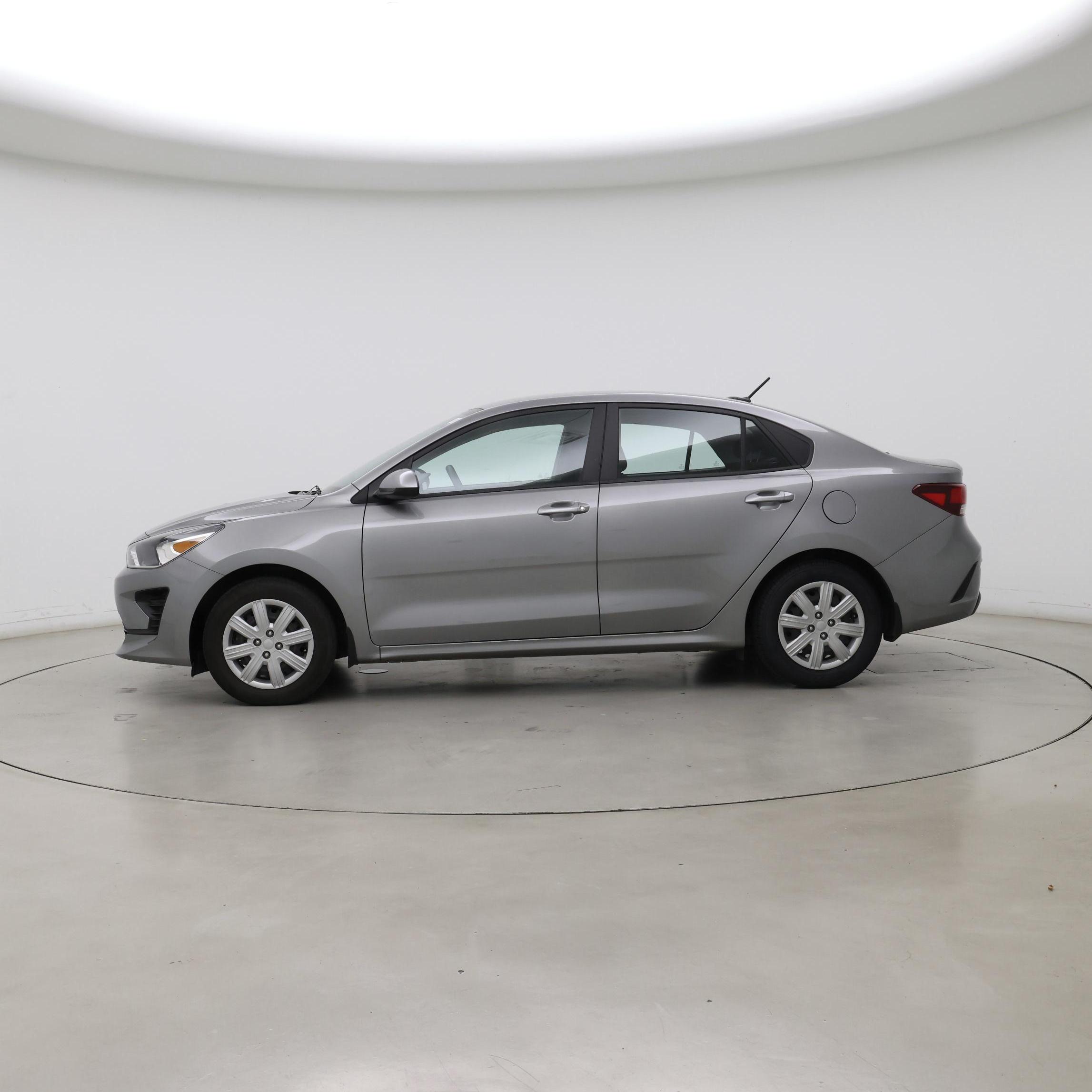 Thumbnail: 2022 Kia Rio - 3