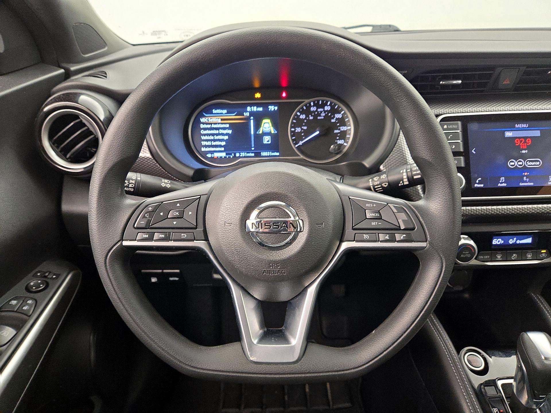 Thumbnail: 2020 Nissan Kicks - 10