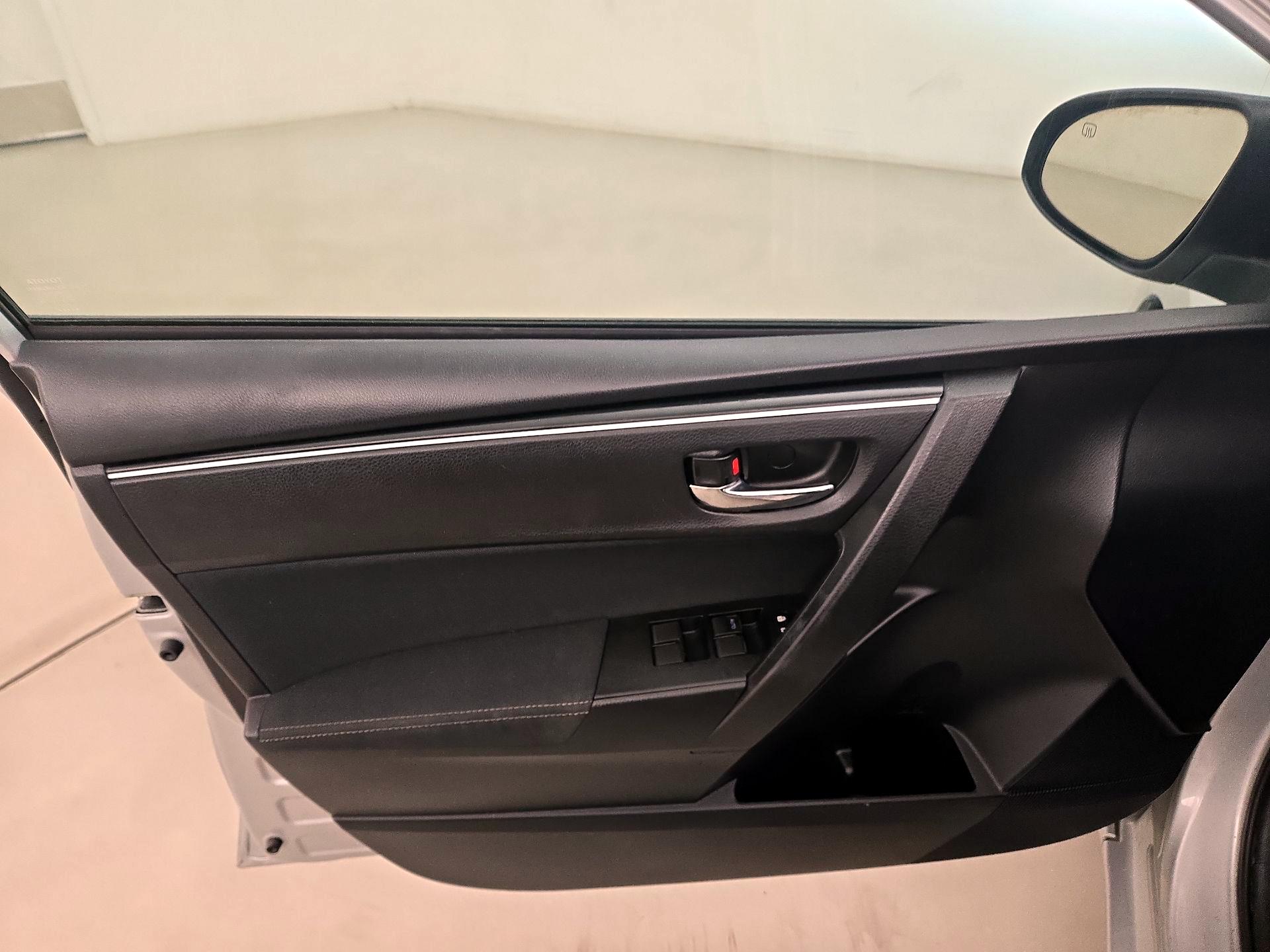 Thumbnail: 2017 Toyota Corolla - 12