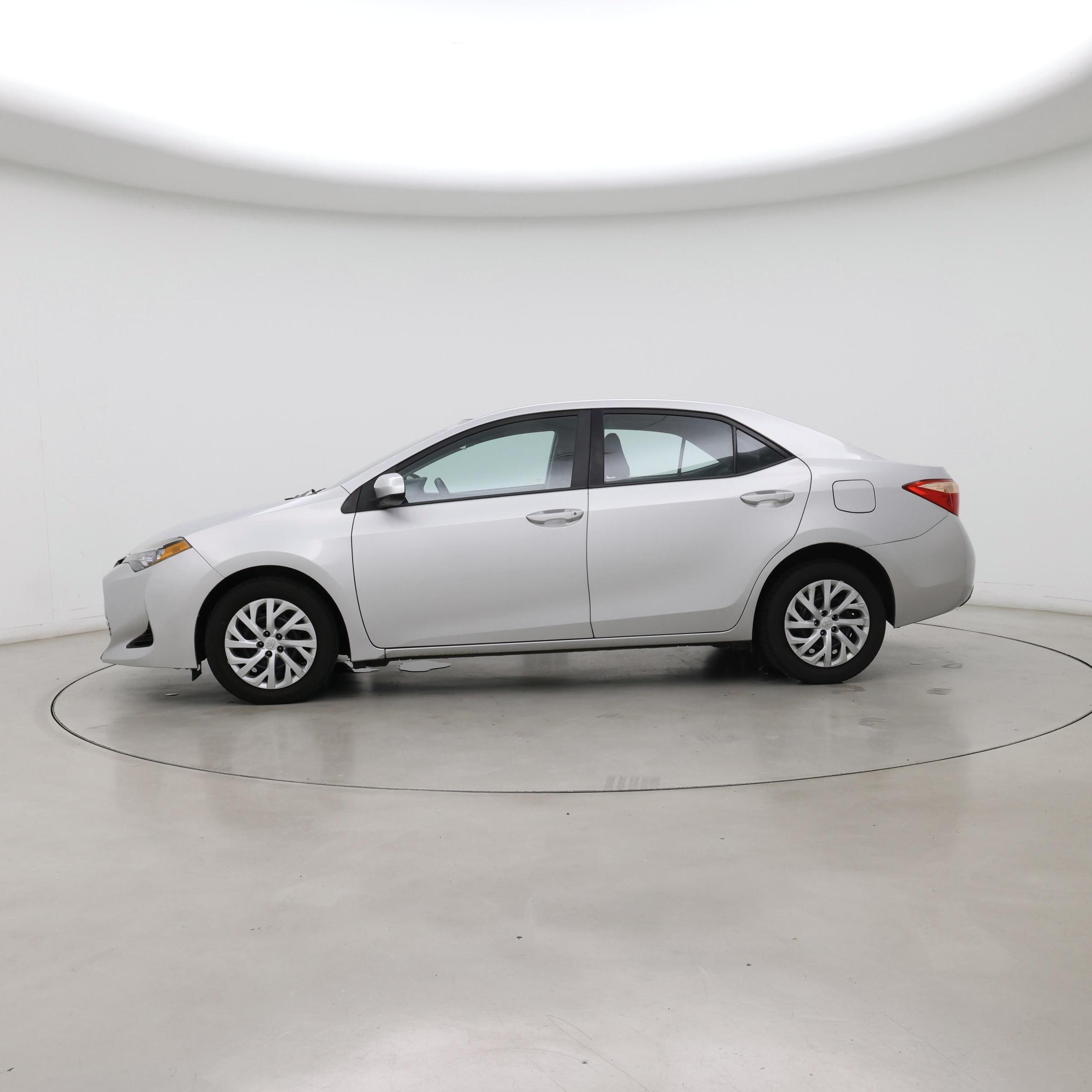 Thumbnail: 2017 Toyota Corolla - 3