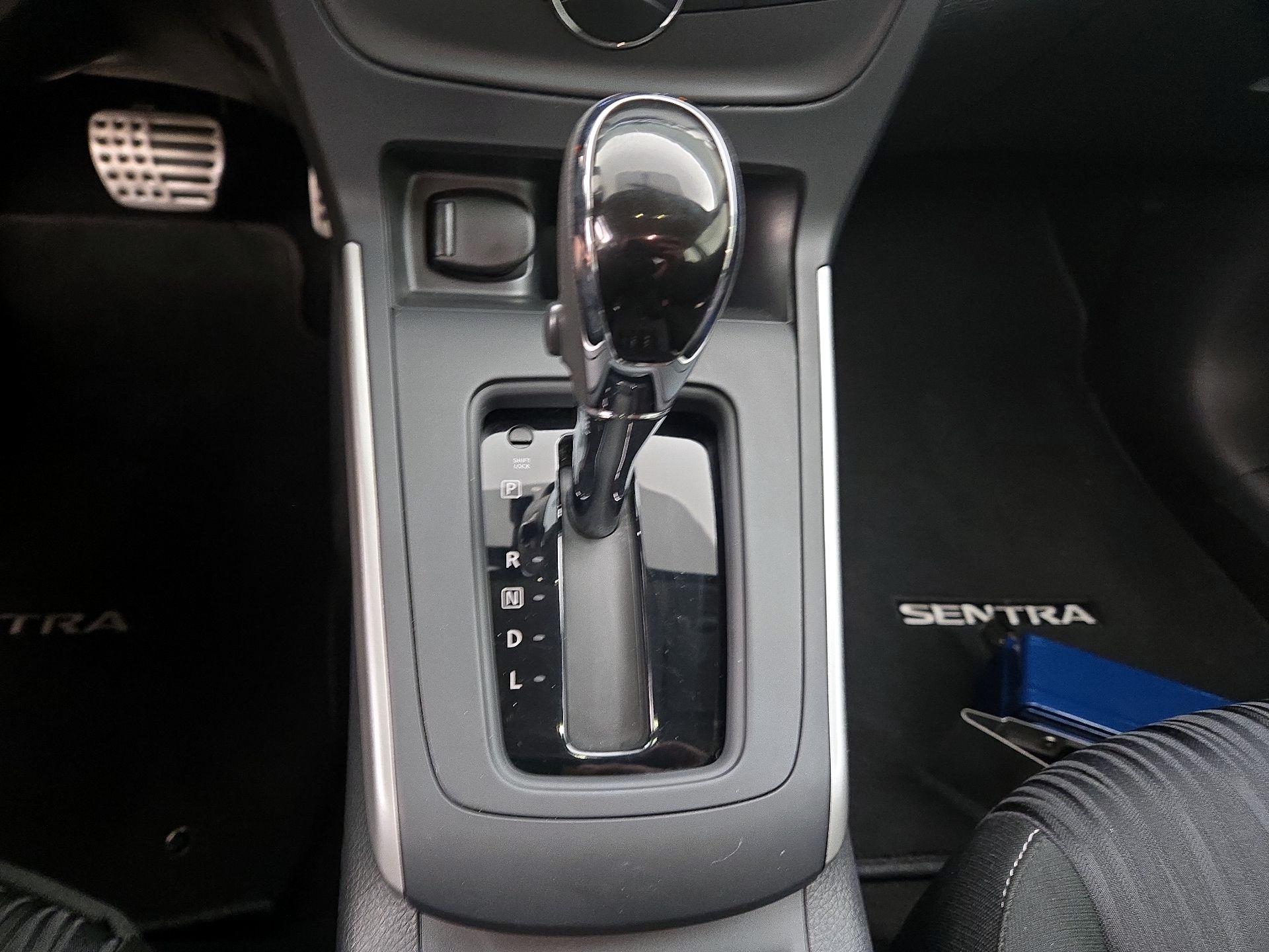 Thumbnail: 2019 Nissan Sentra - 17