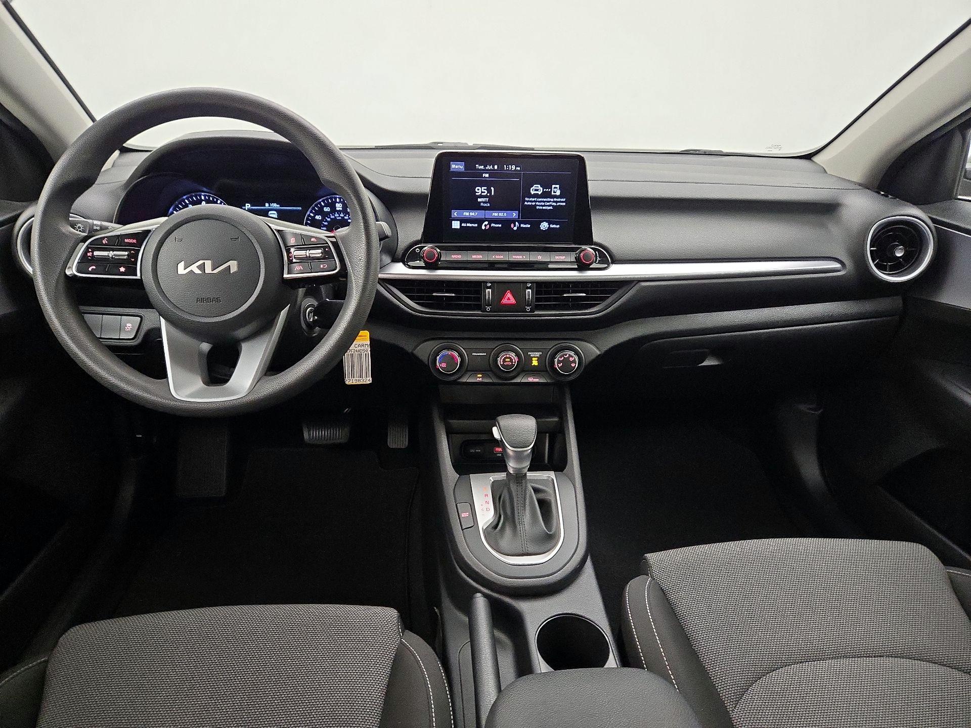 Thumbnail: 2022 Kia Forte - 9