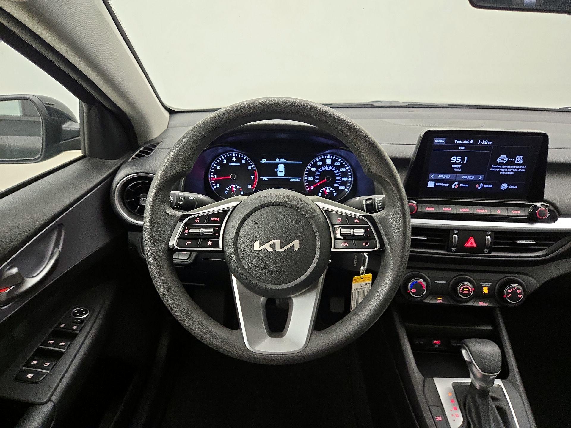 Thumbnail: 2022 Kia Forte - 10