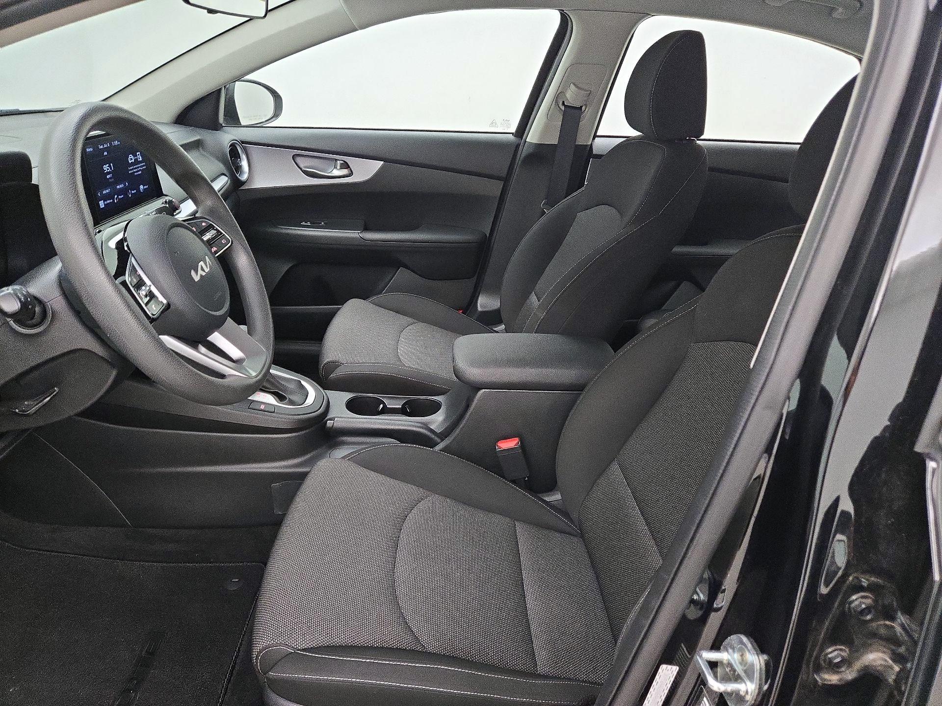 Thumbnail: 2022 Kia Forte - 11