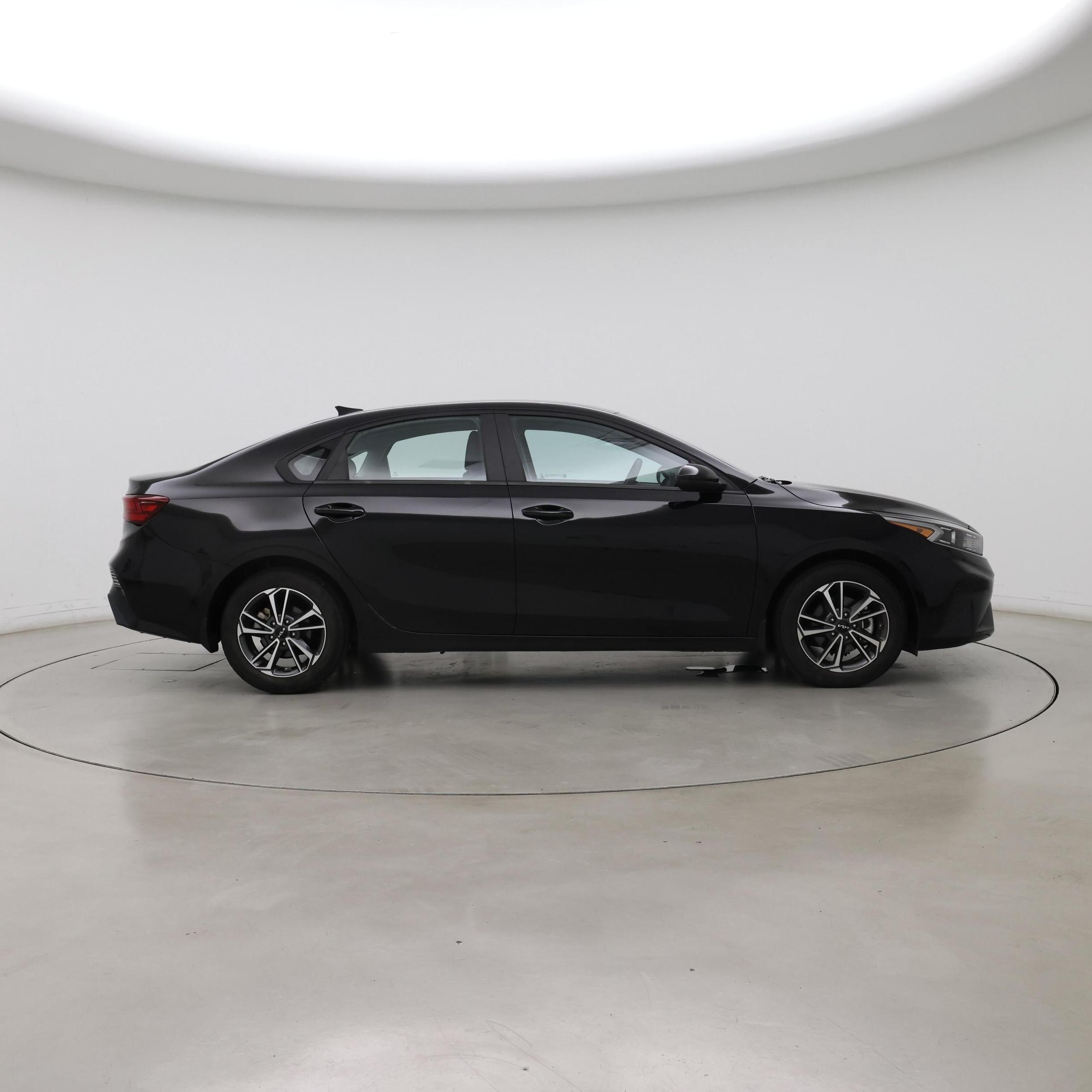 Thumbnail: 2022 Kia Forte - 7