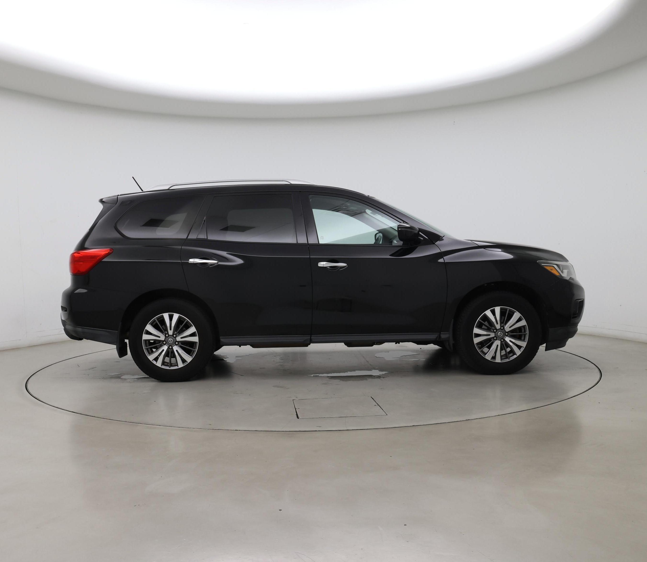 Thumbnail: 2017 Nissan Pathfinder - 7
