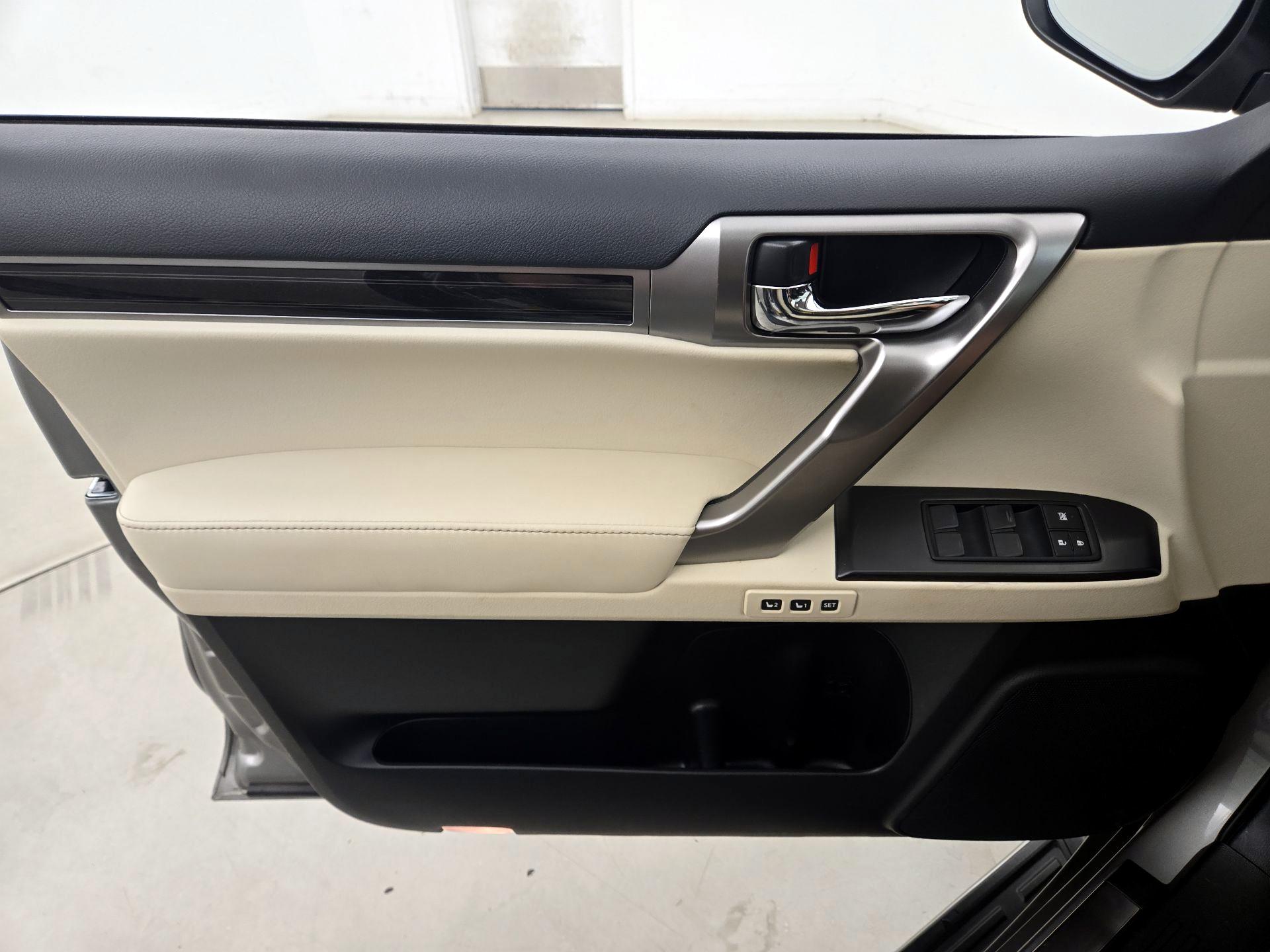 Thumbnail: 2023 Lexus GX - 12