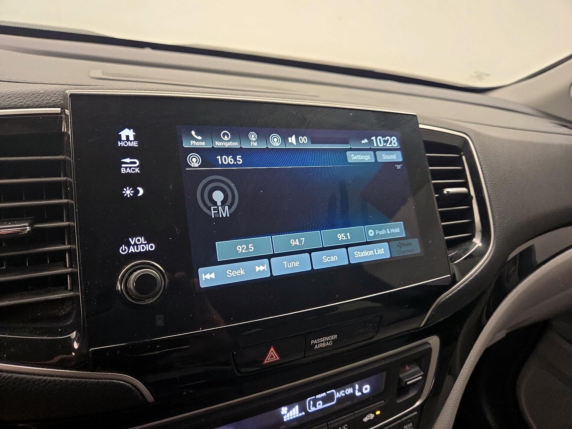 Thumbnail: 2019 Honda Pilot - 16