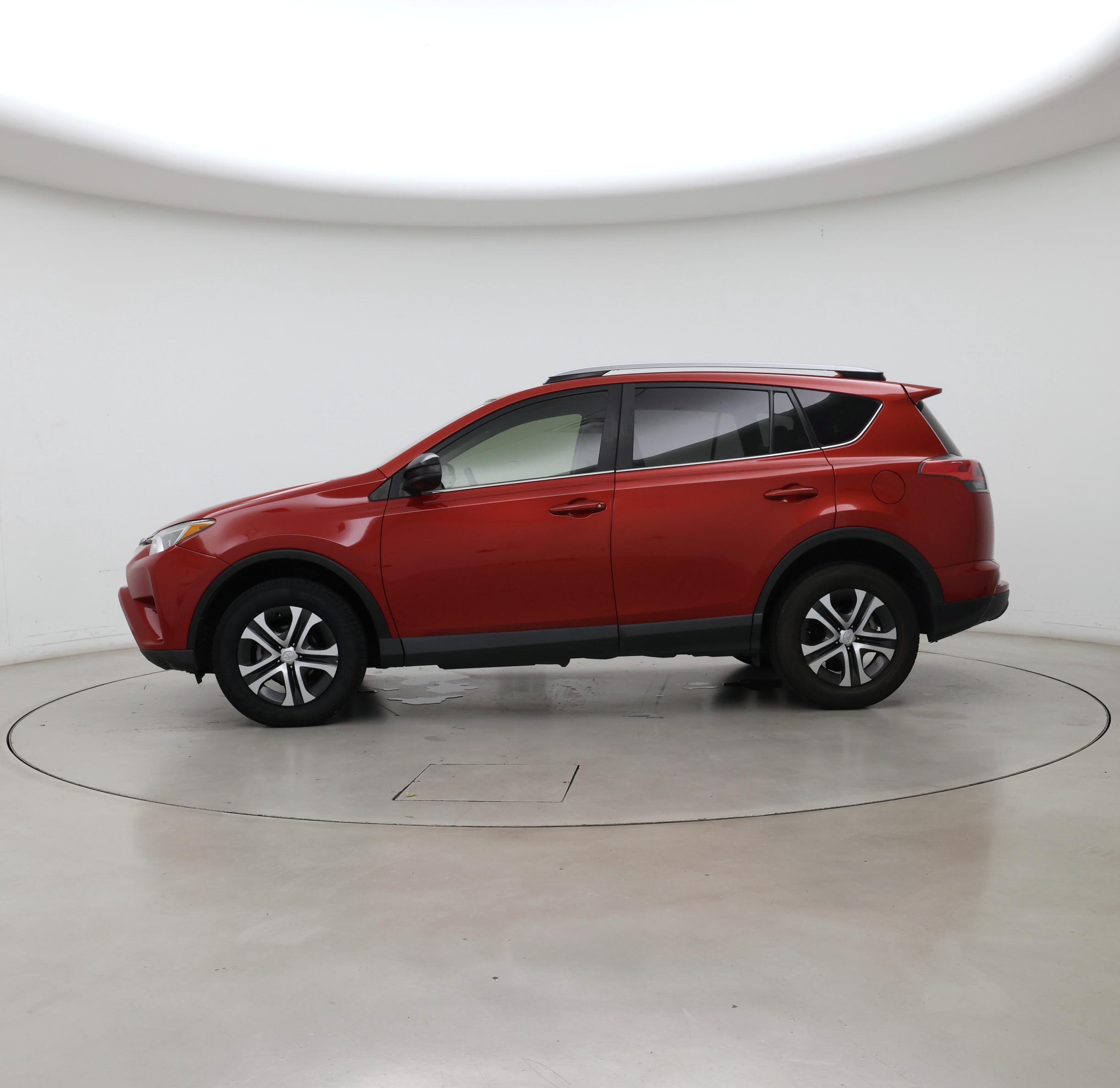 Thumbnail: 2017 Toyota RAV4 - 3