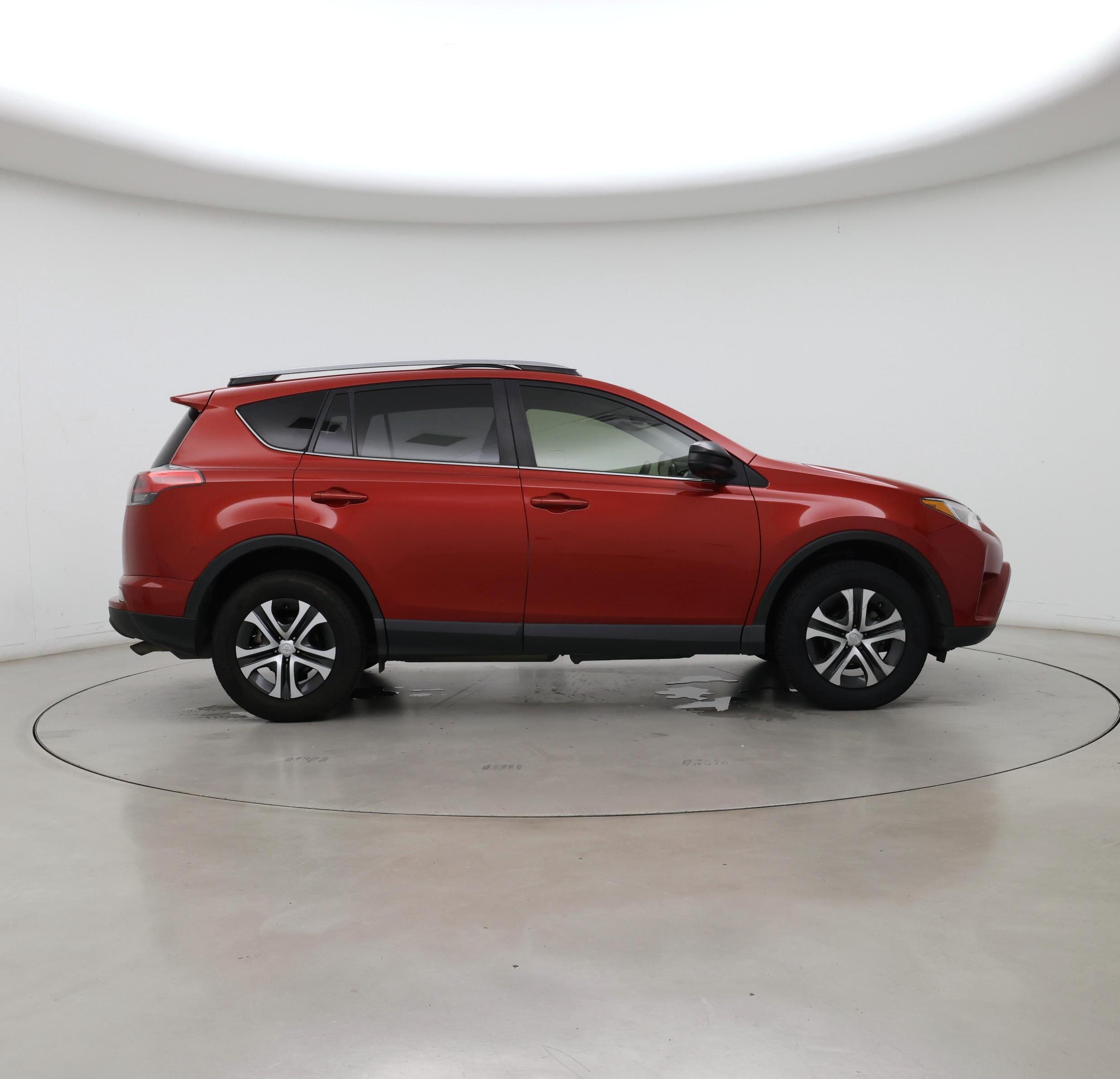 Thumbnail: 2017 Toyota RAV4 - 7
