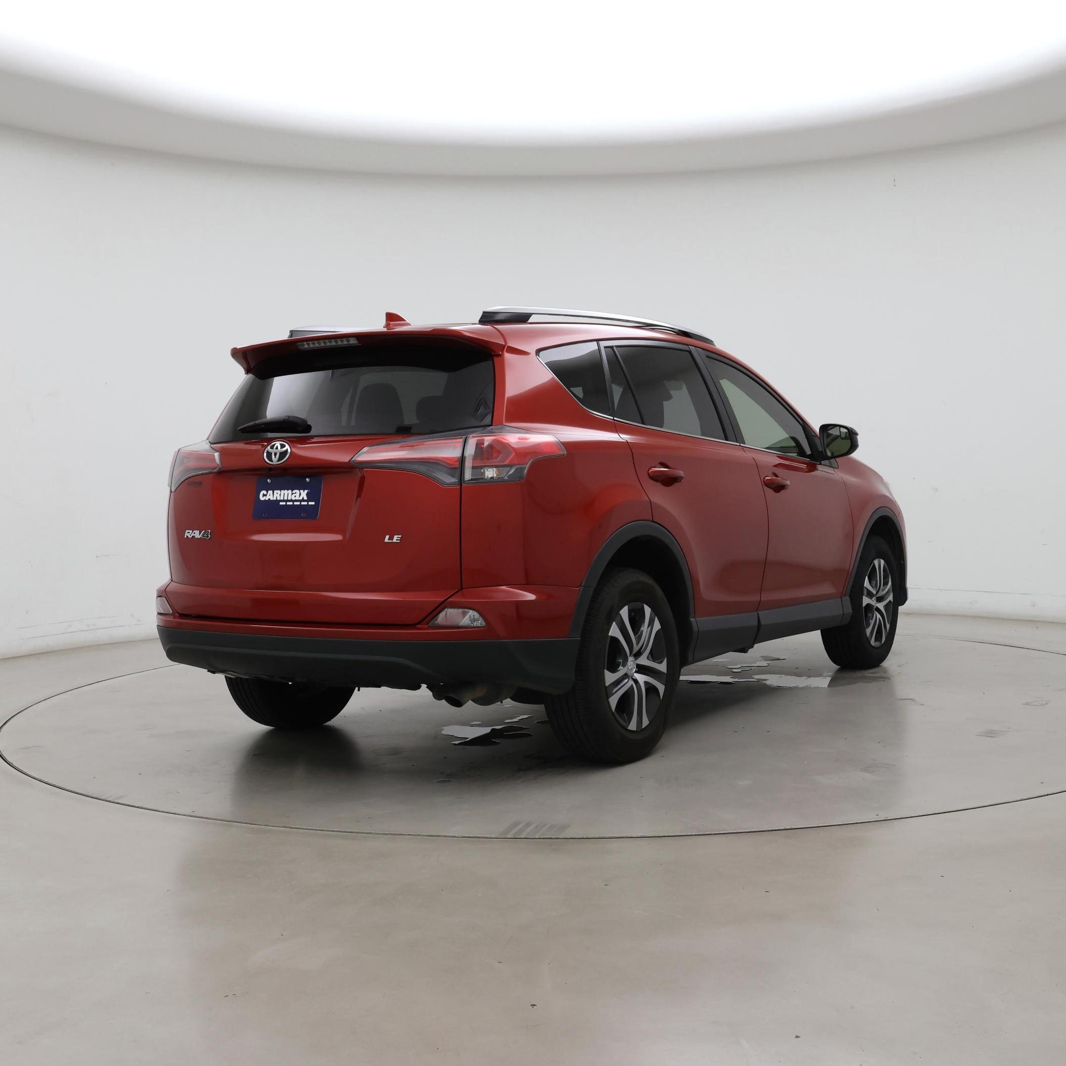 Thumbnail: 2017 Toyota RAV4 - 8