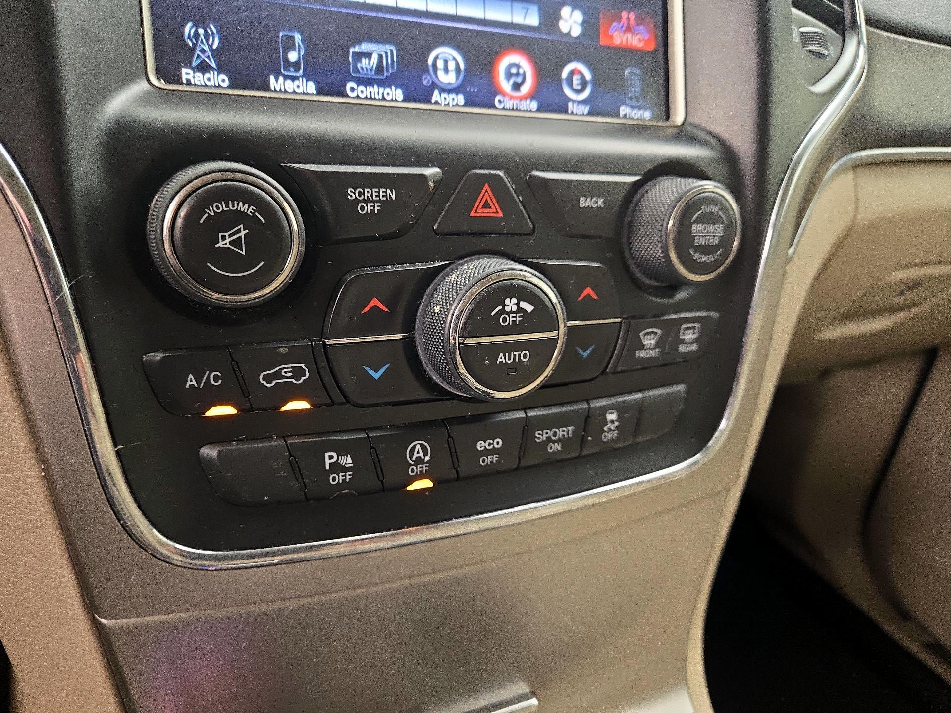 Thumbnail: 2016 Jeep Grand Cherokee - 17