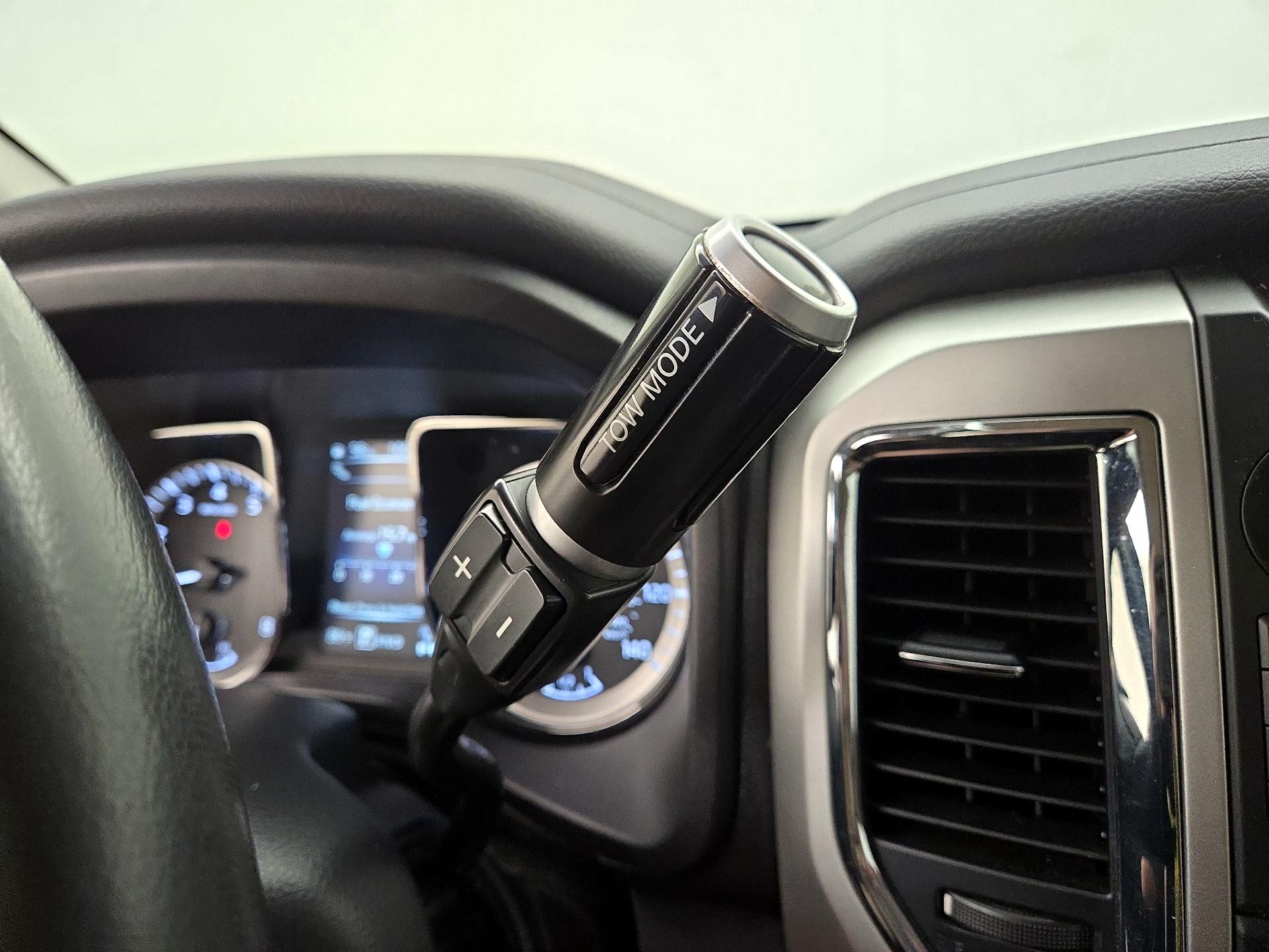 Thumbnail: 2017 Nissan Titan - 18