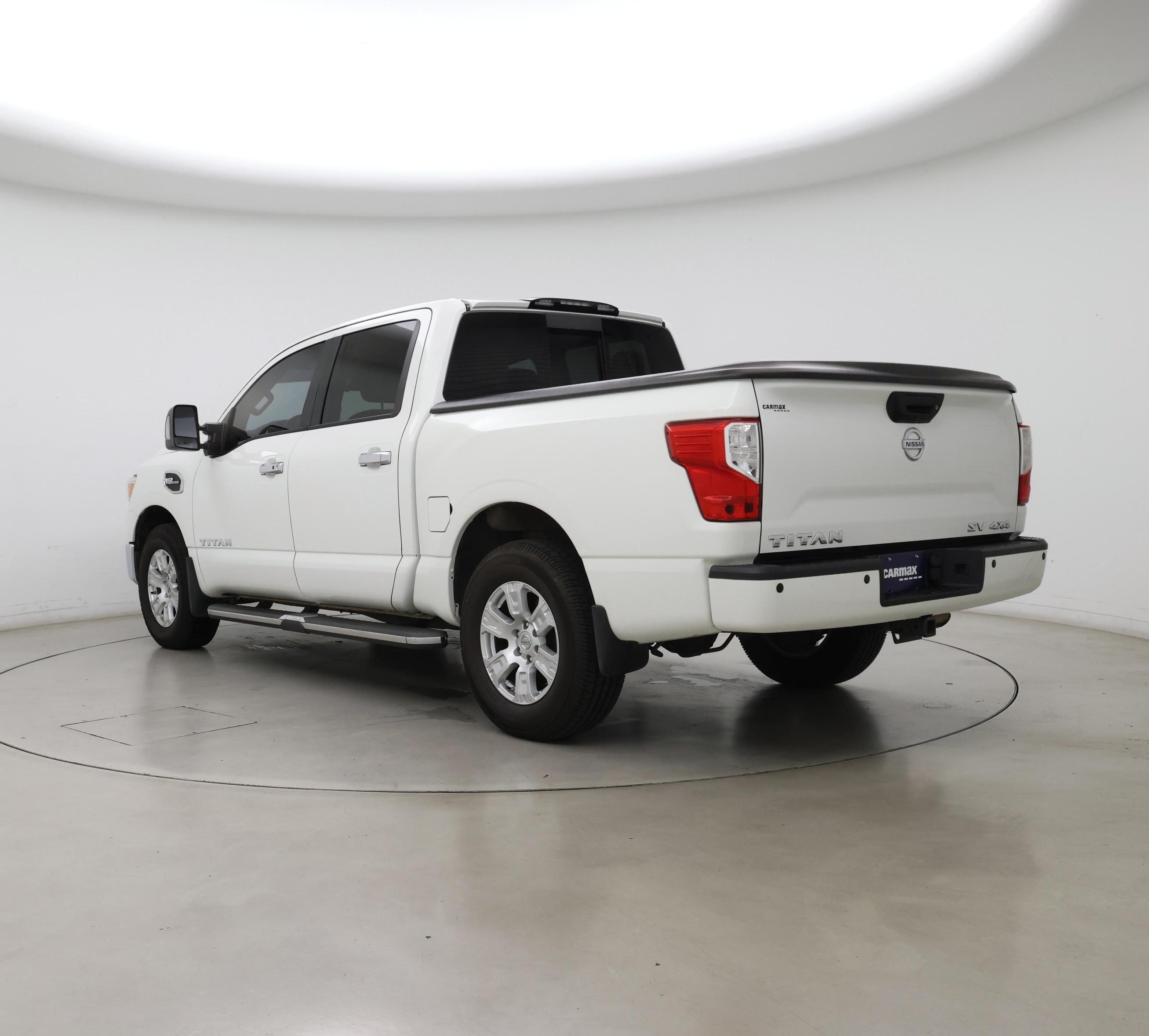 Thumbnail: 2017 Nissan Titan - 2