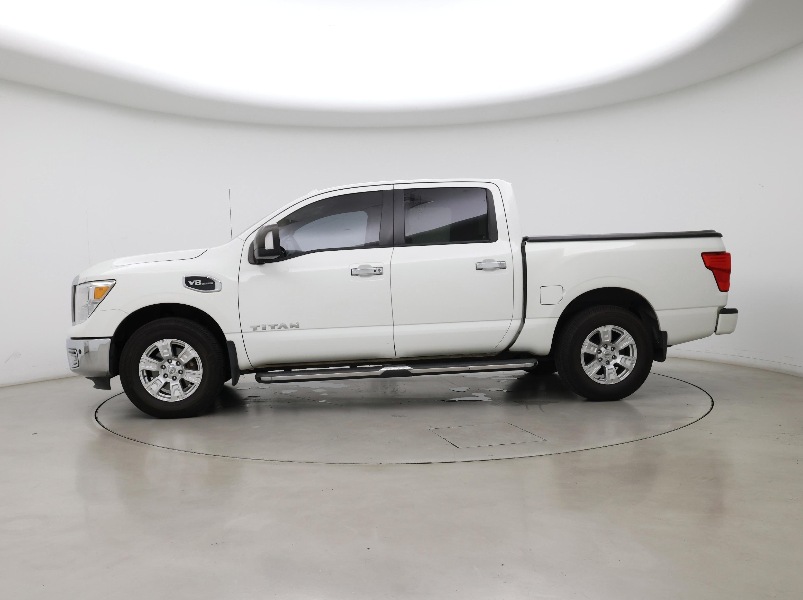 Thumbnail: 2017 Nissan Titan - 3