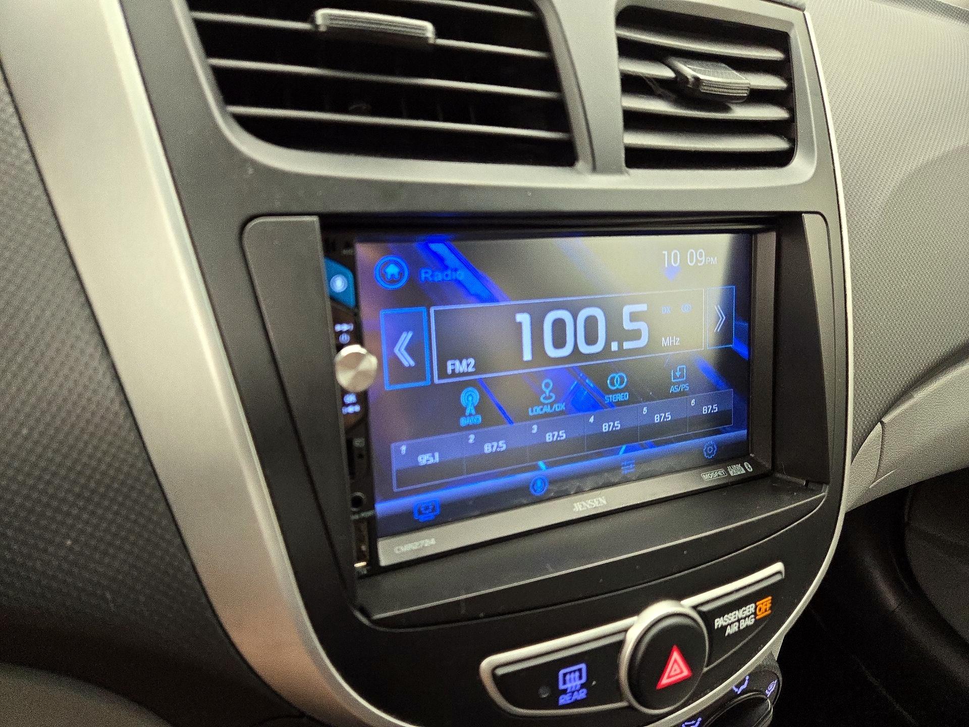 Thumbnail: 2014 Hyundai Accent - 14