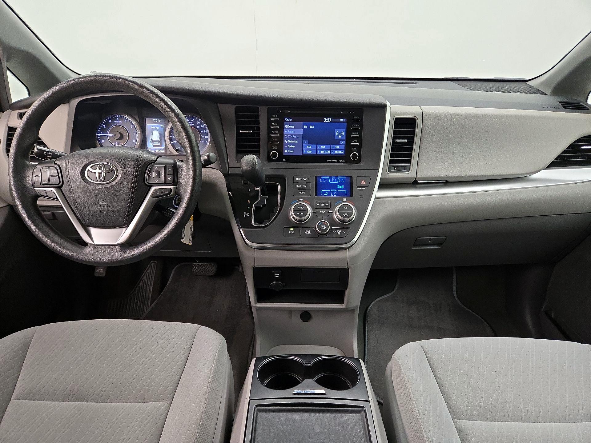 Thumbnail: 2018 Toyota Sienna - 9