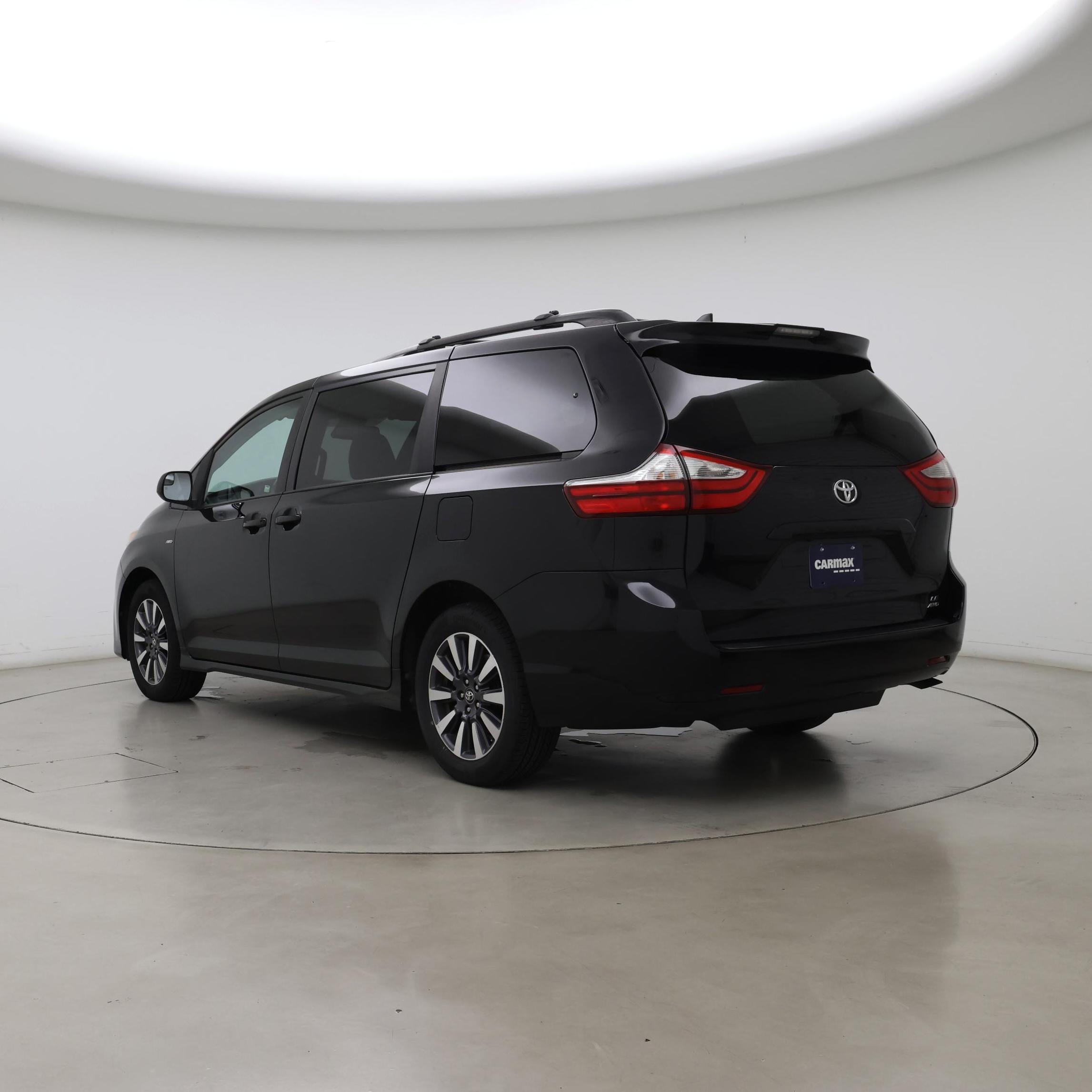 Thumbnail: 2018 Toyota Sienna - 2