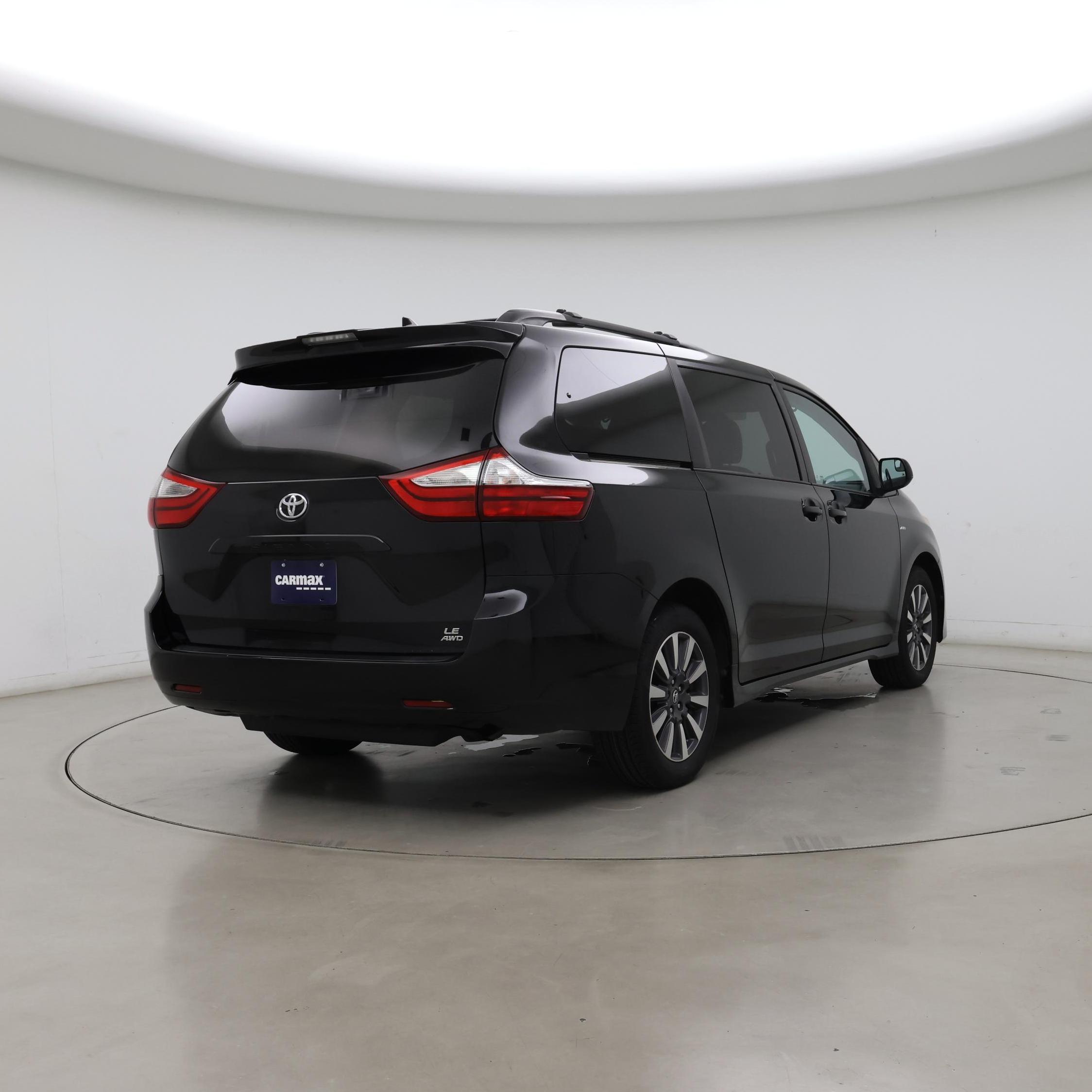 Thumbnail: 2018 Toyota Sienna - 8