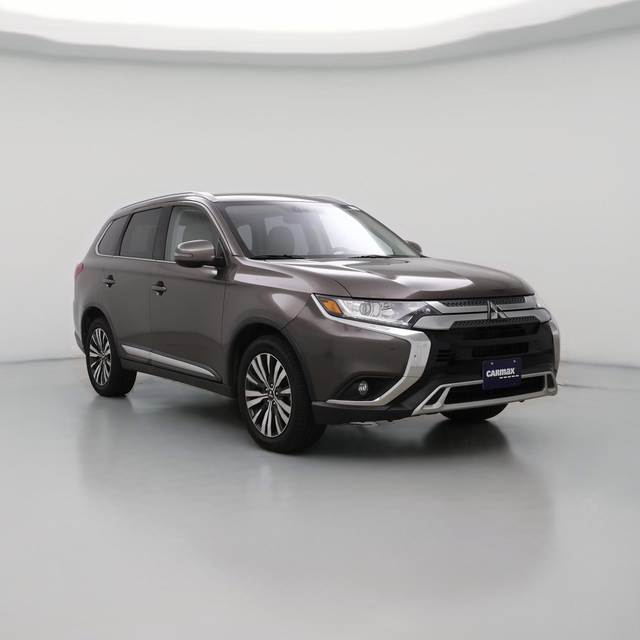 Thumbnail: 2019 Mitsubishi Outlander - 1