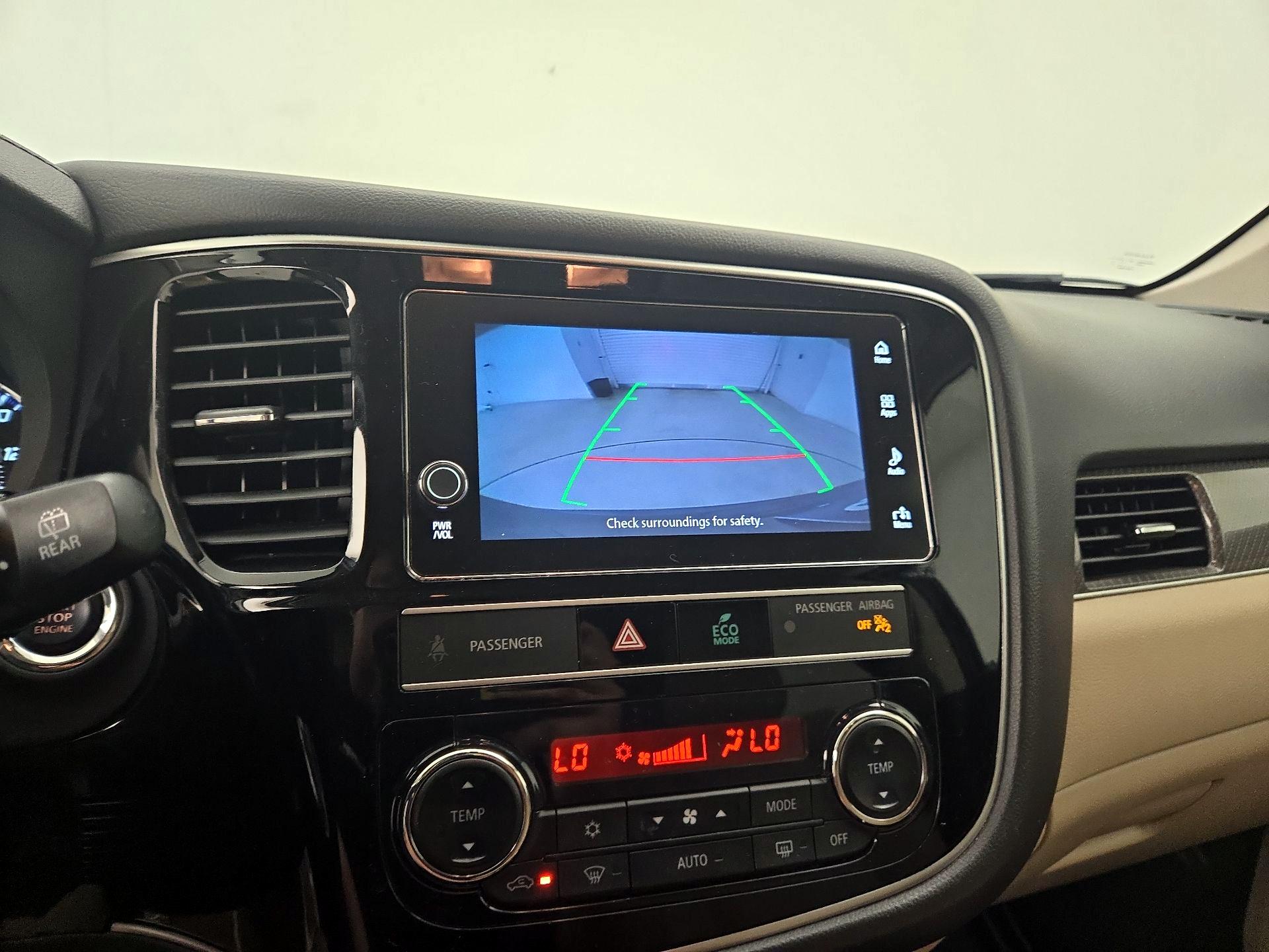 Thumbnail: 2019 Mitsubishi Outlander - 14