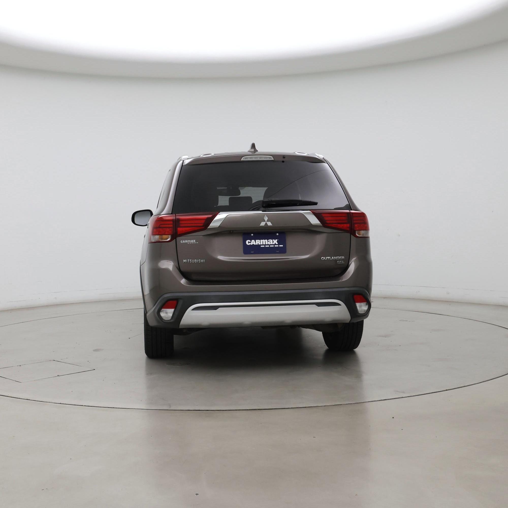 Thumbnail: 2019 Mitsubishi Outlander - 6