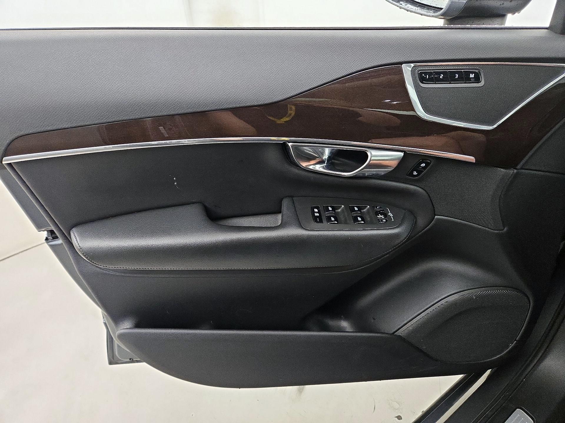 Thumbnail: 2019 Volvo XC90 - 12