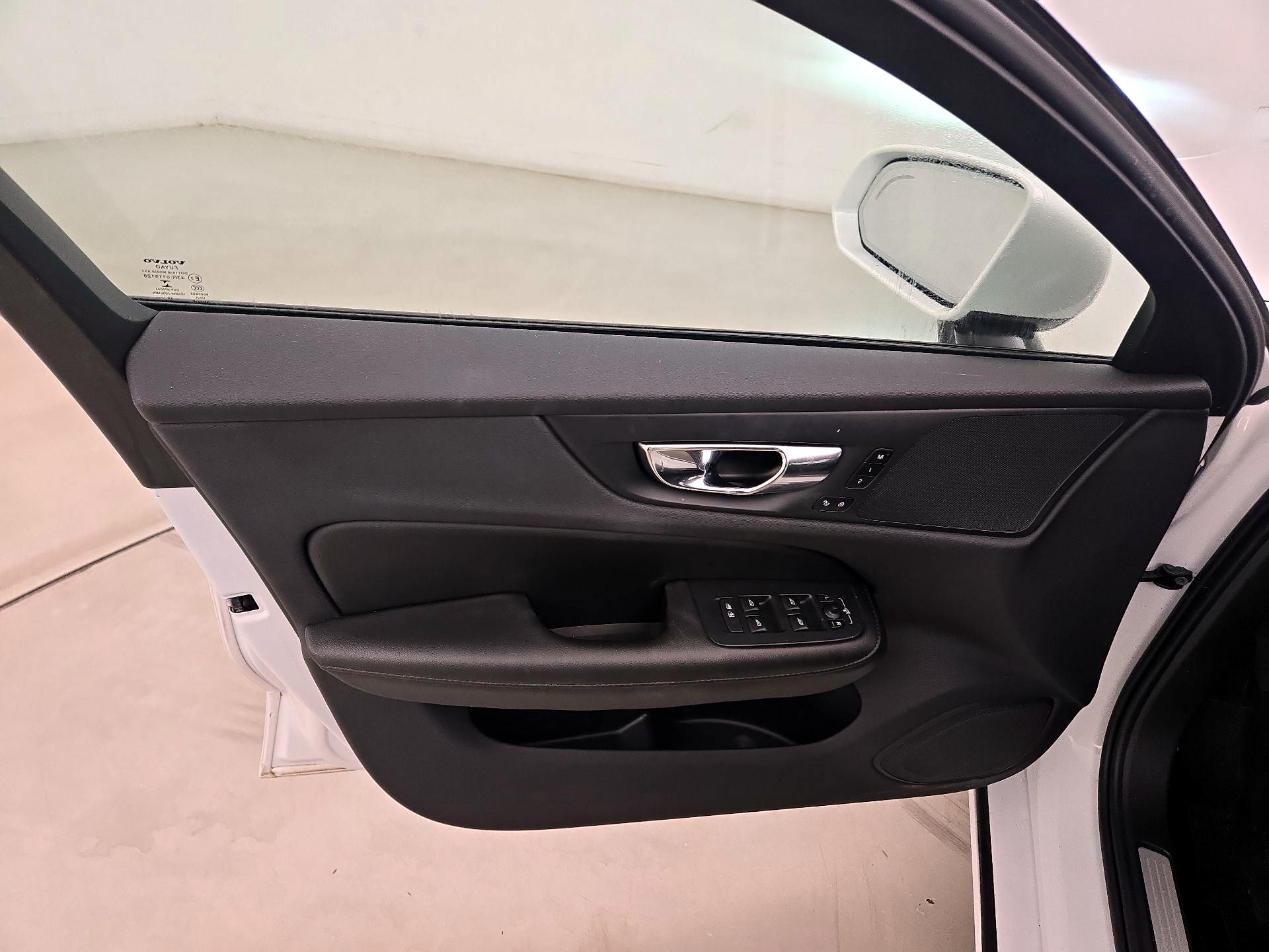Thumbnail: 2021 Volvo S60 - 12