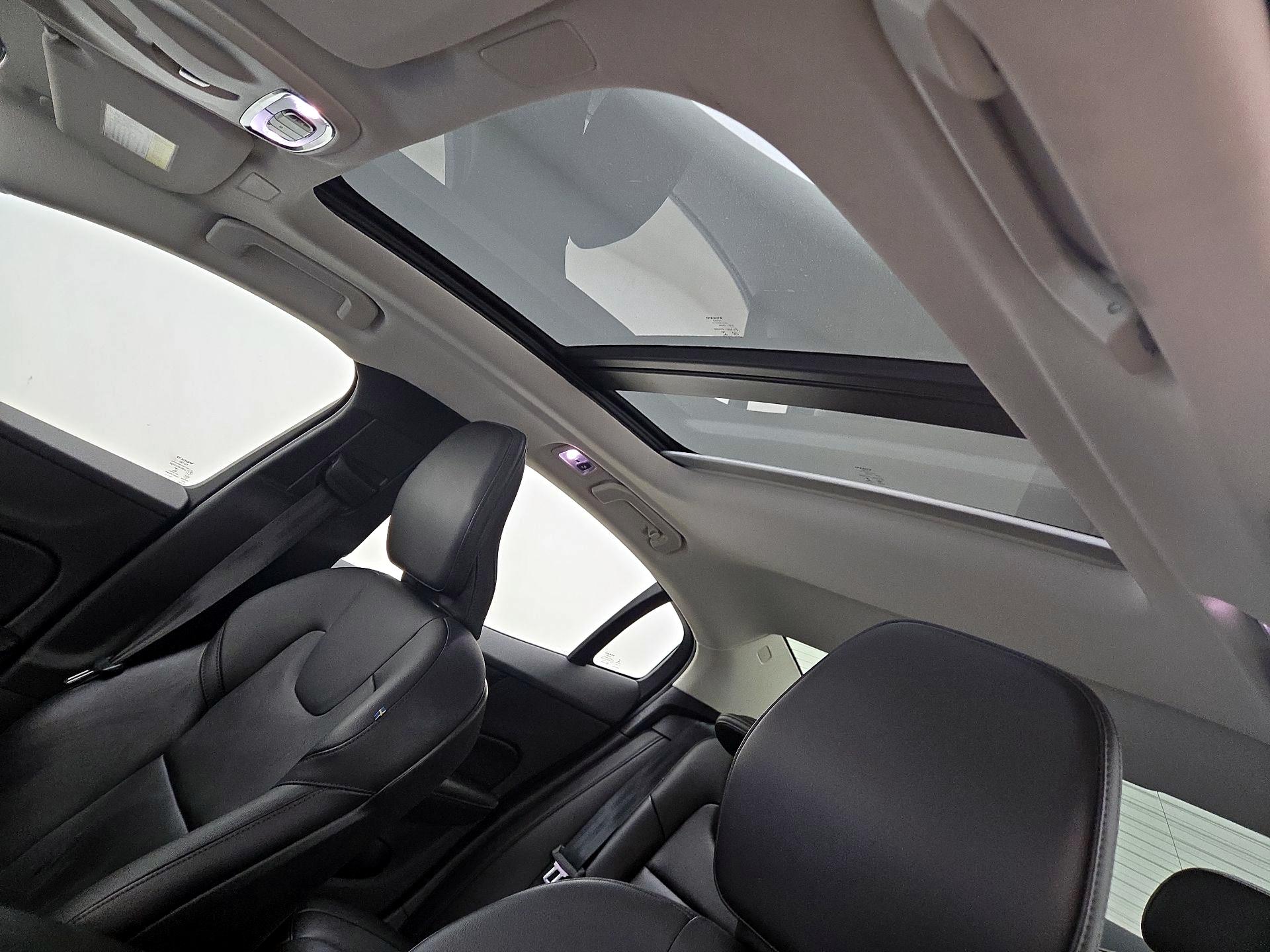 Thumbnail: 2021 Volvo S60 - 20