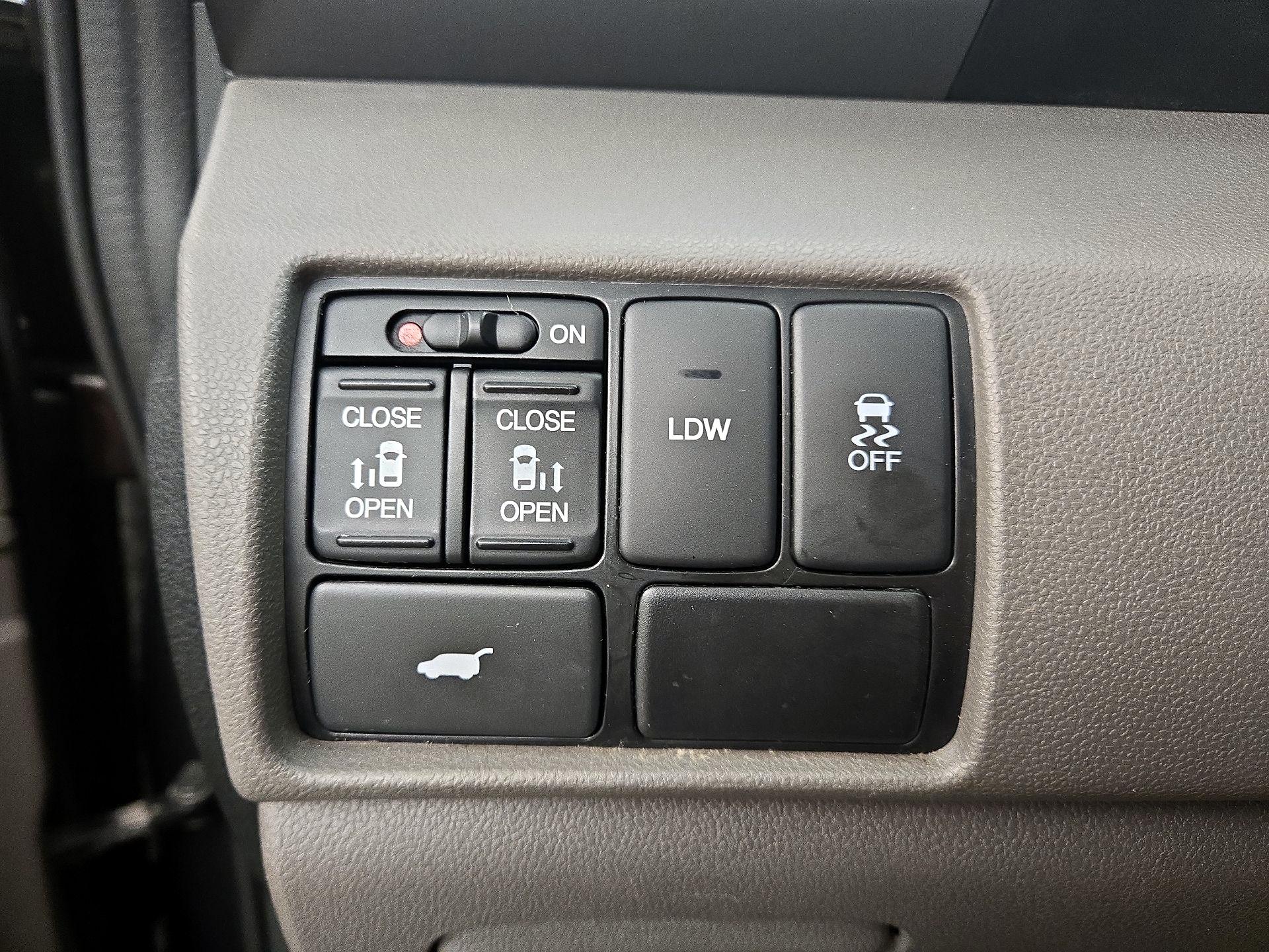 Thumbnail: 2014 Honda Odyssey - 13