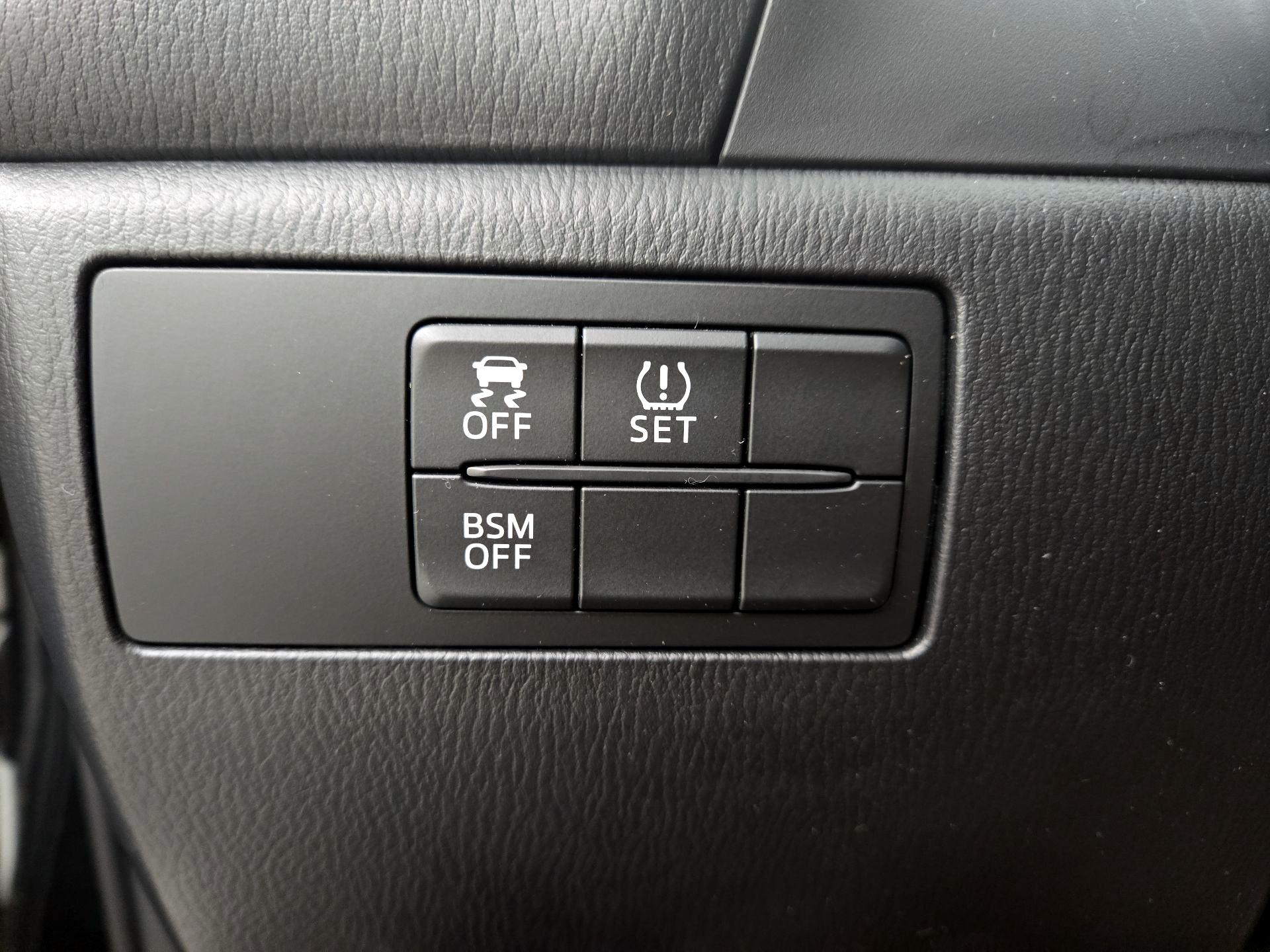 Thumbnail: 2014 Mazda Mazda3 - 13