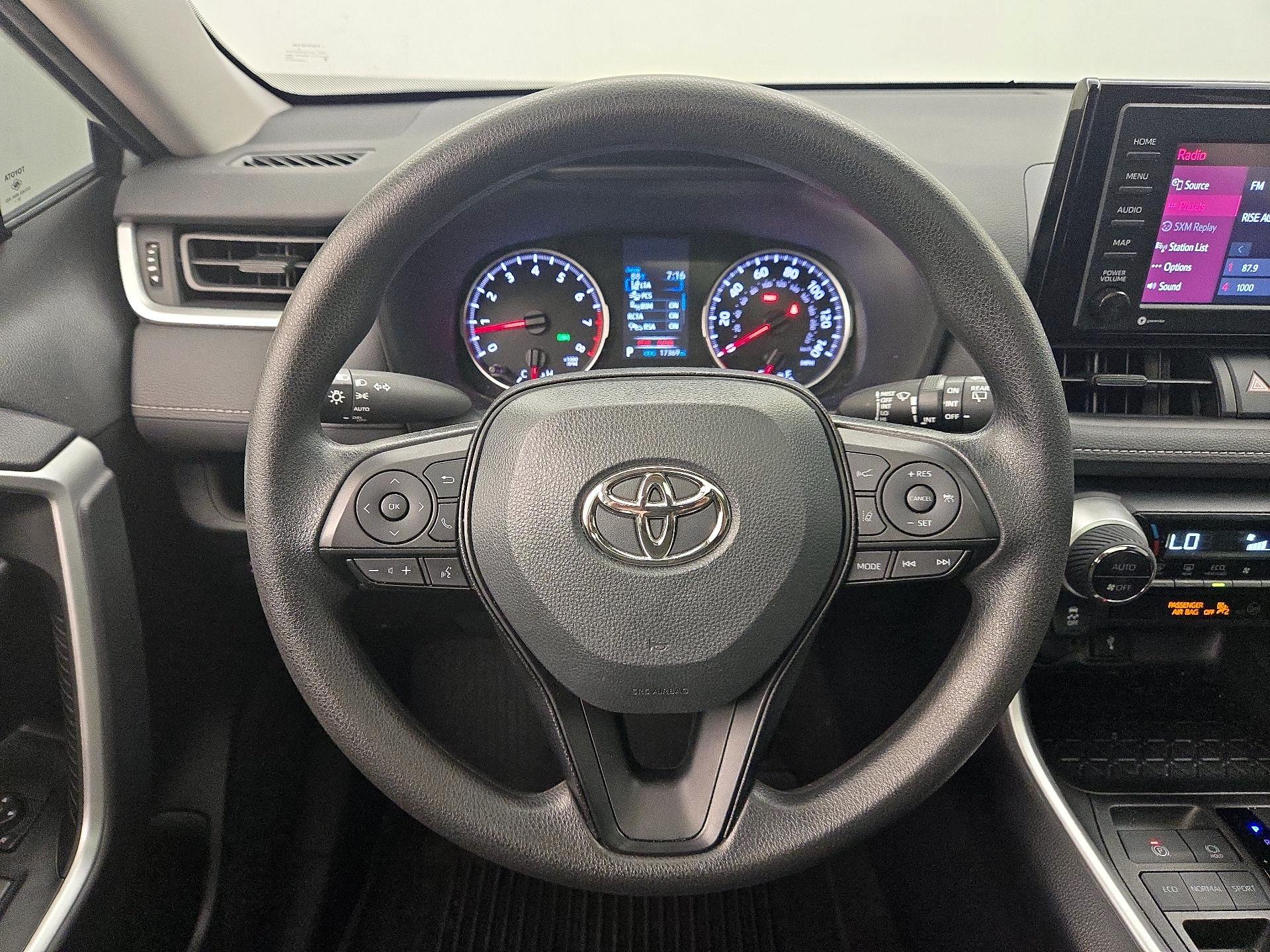 Thumbnail: 2022 Toyota RAV4 - 10
