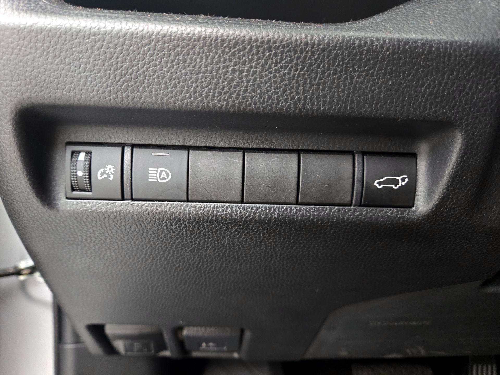 Thumbnail: 2022 Toyota RAV4 - 13