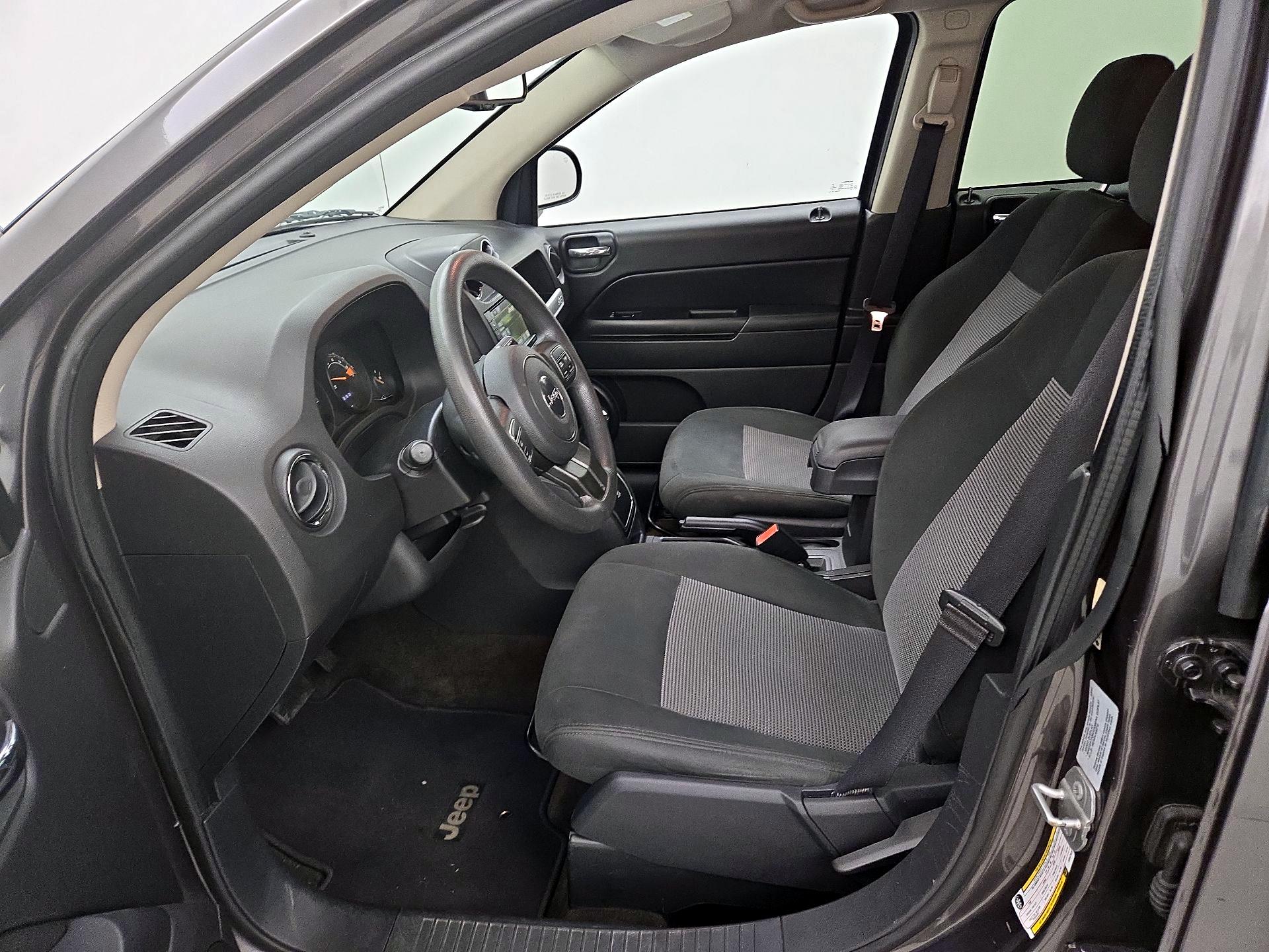 Thumbnail: 2016 Jeep Compass - 11