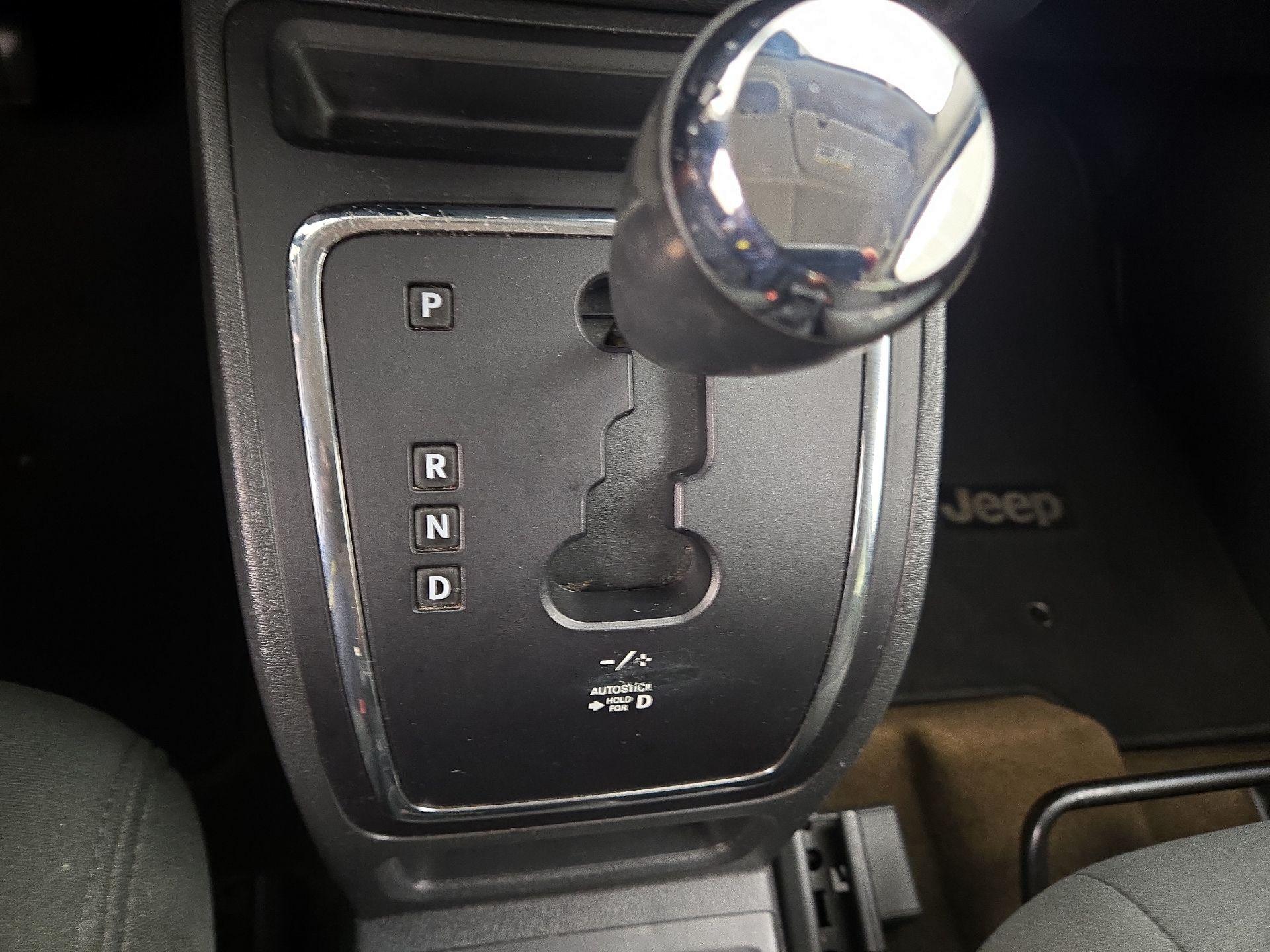 Thumbnail: 2016 Jeep Compass - 17