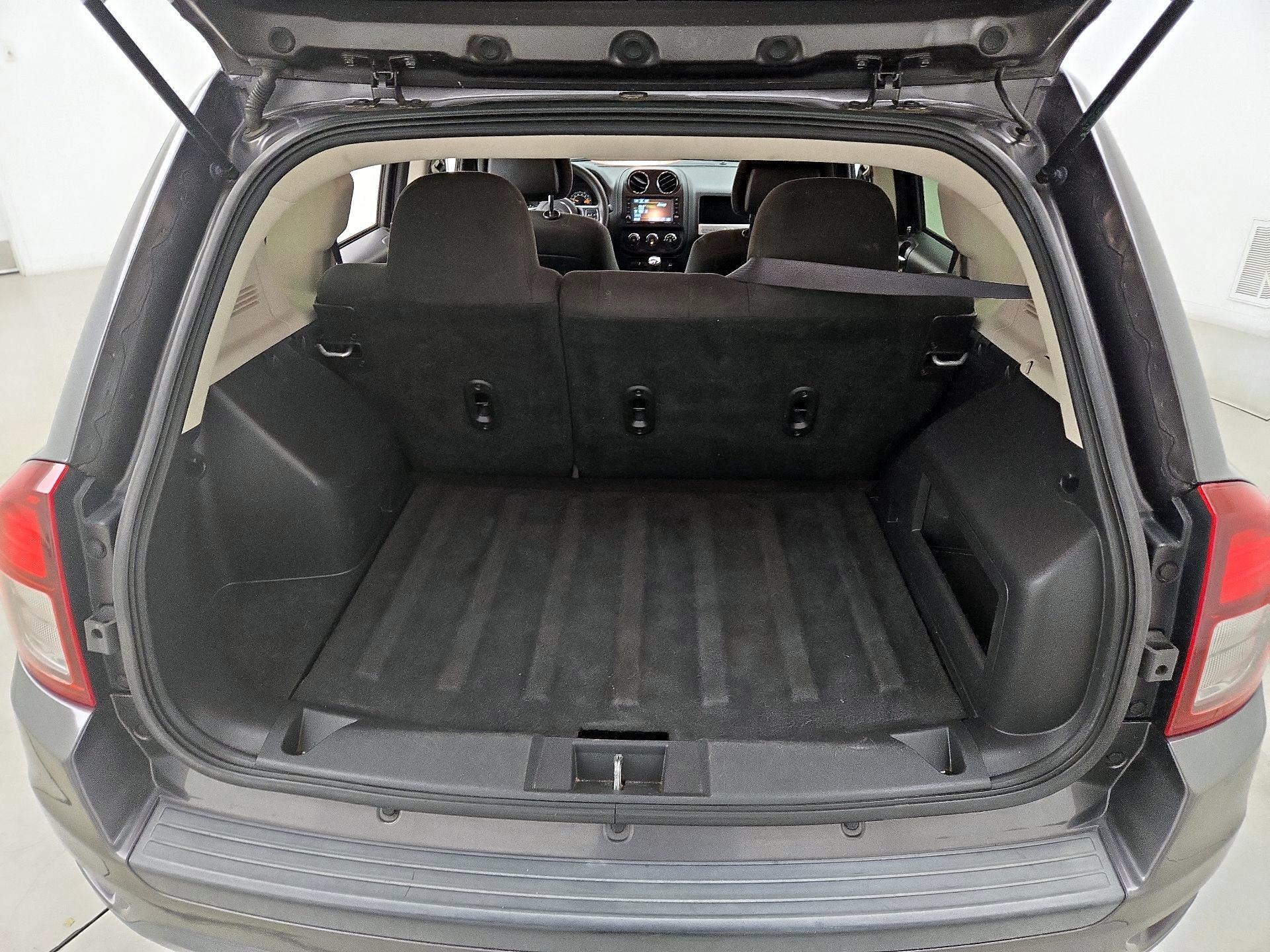 Thumbnail: 2016 Jeep Compass - 20
