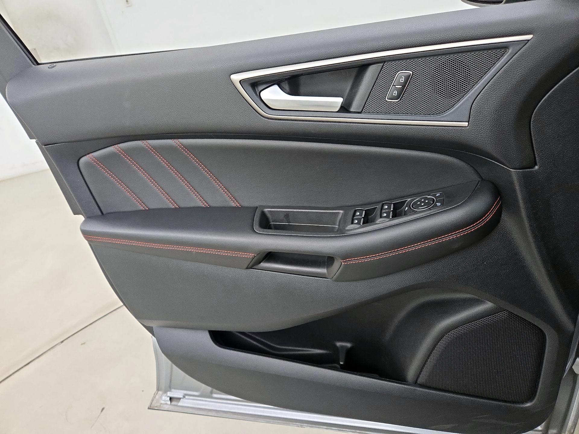 Thumbnail: 2022 Ford Edge - 12