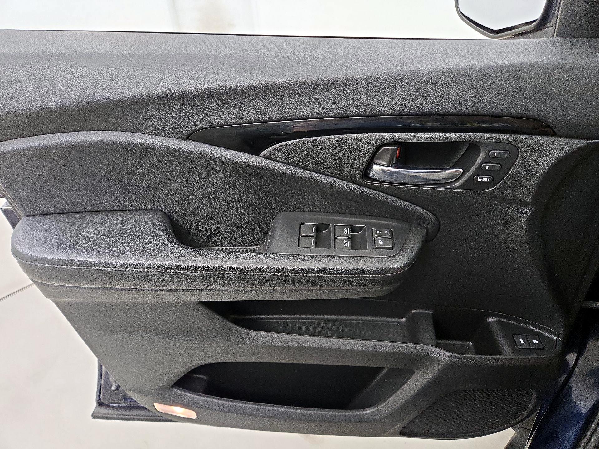 Thumbnail: 2019 Honda Passport - 12